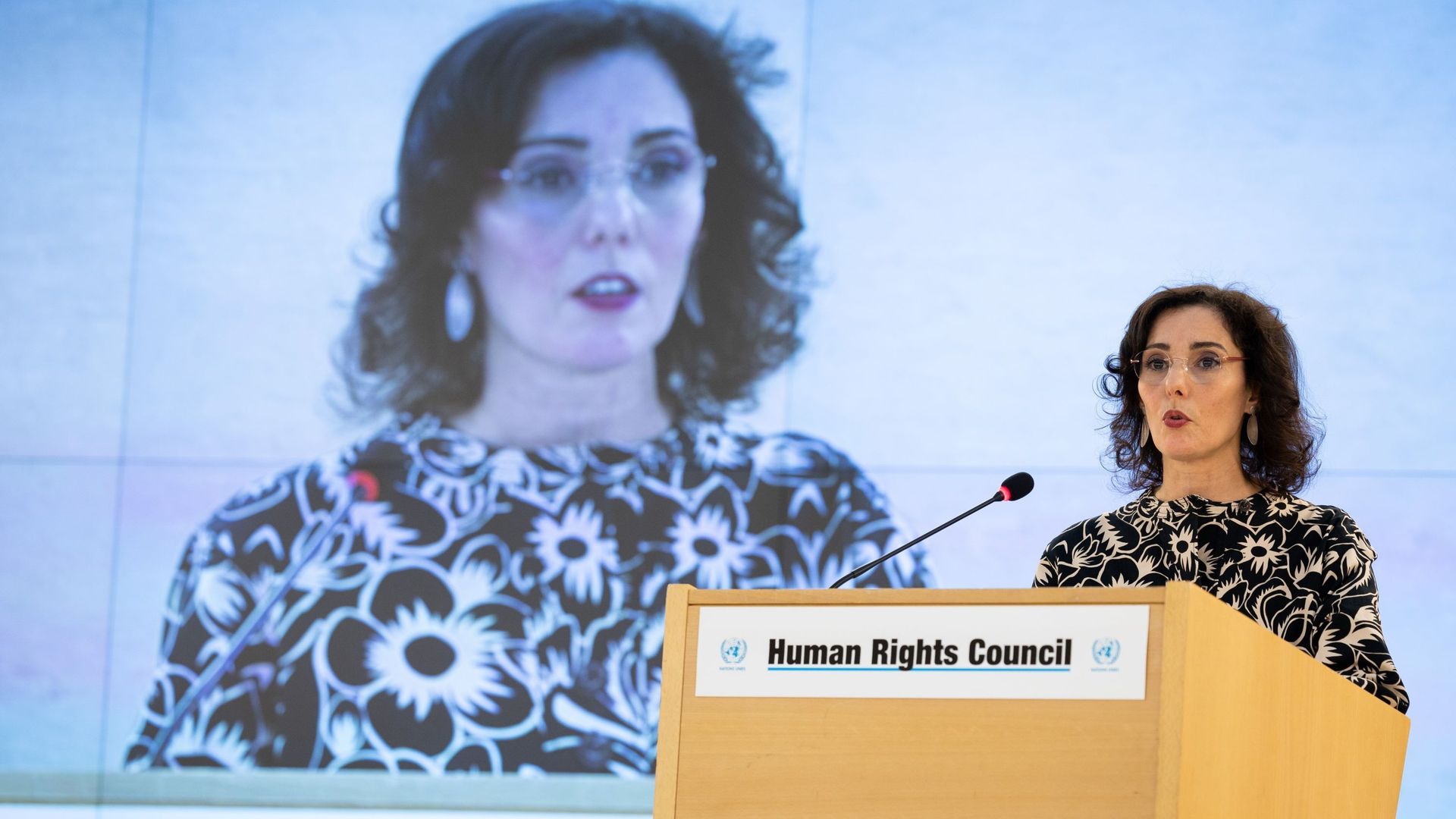 La ministre des Affaires étrangères Hadja Lahbib prononce un discours lors de la séance d’ouverture de la 52e session du Conseil des droits de l’homme des Nations Unies, à Genève, en Suisse, lundi 27 février 2023.