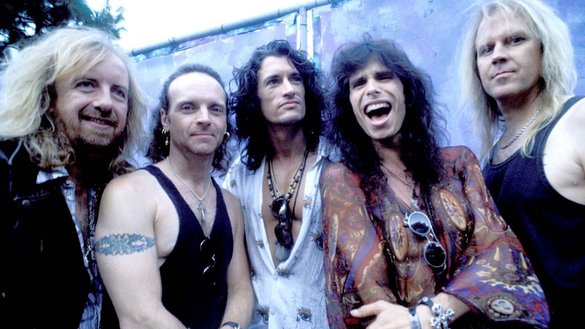 Brad Whitford, Joey Kramer, Joe Perry, Steve Tyler et Tom Hamilton d’Aerosmith au MTV Video Music Awards de 1993