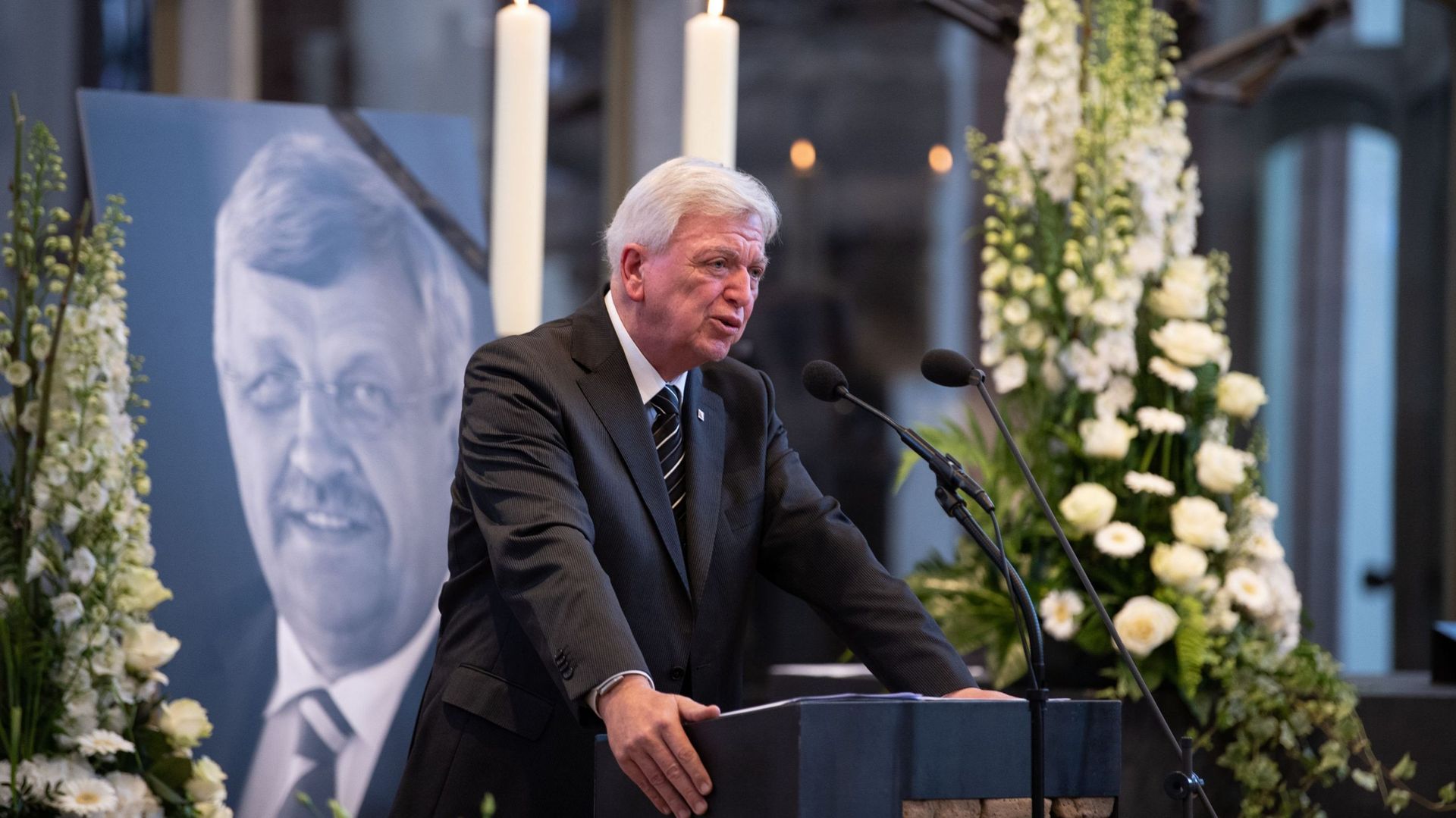  Volker Bouffier, le Ministre Président de la Hesse, en Allemagne, aux funérailles de Walter Lubcke le 13 juin. 