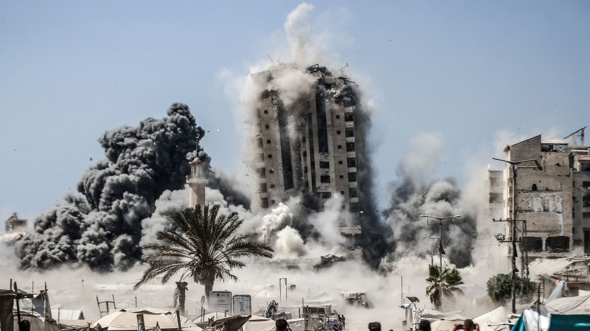 Guerre au Proche-Orient : Israël annonce le bombardement d’une nouvelle tour d’habitation dans Gaza-ville après avoir appelé à l’évacuer