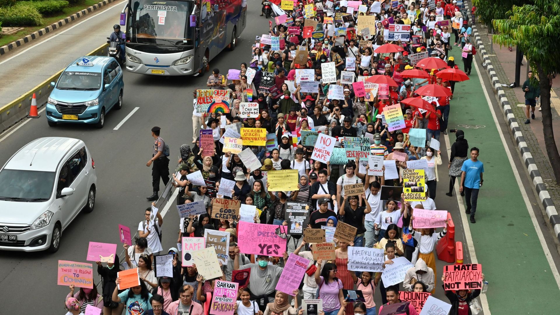 A Jakarta, plusieurs centaines de femmes se sont mobilisées. 