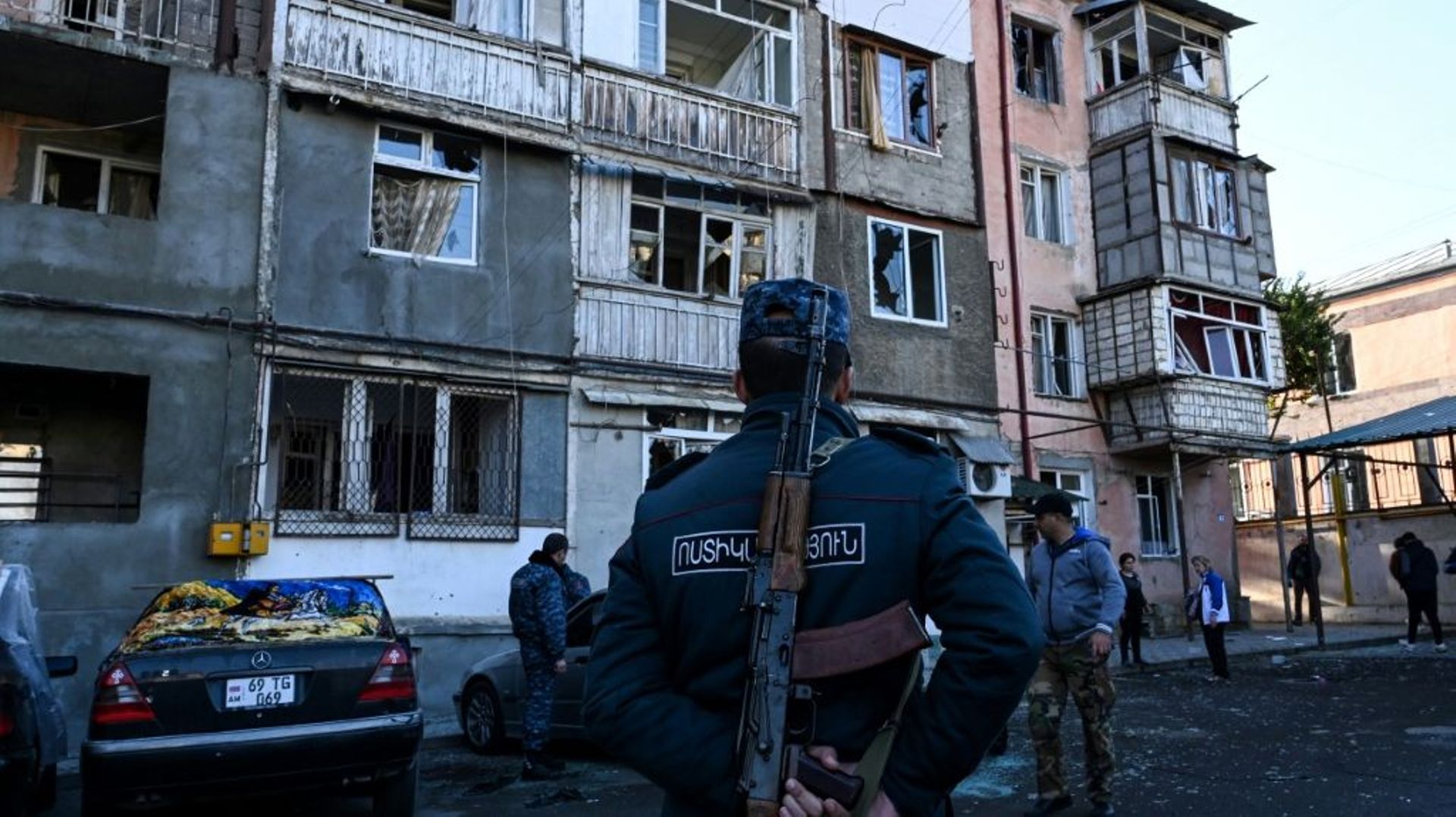 Un immeuble à Stepanakert touché par des tirs, le 3 octobre 2020