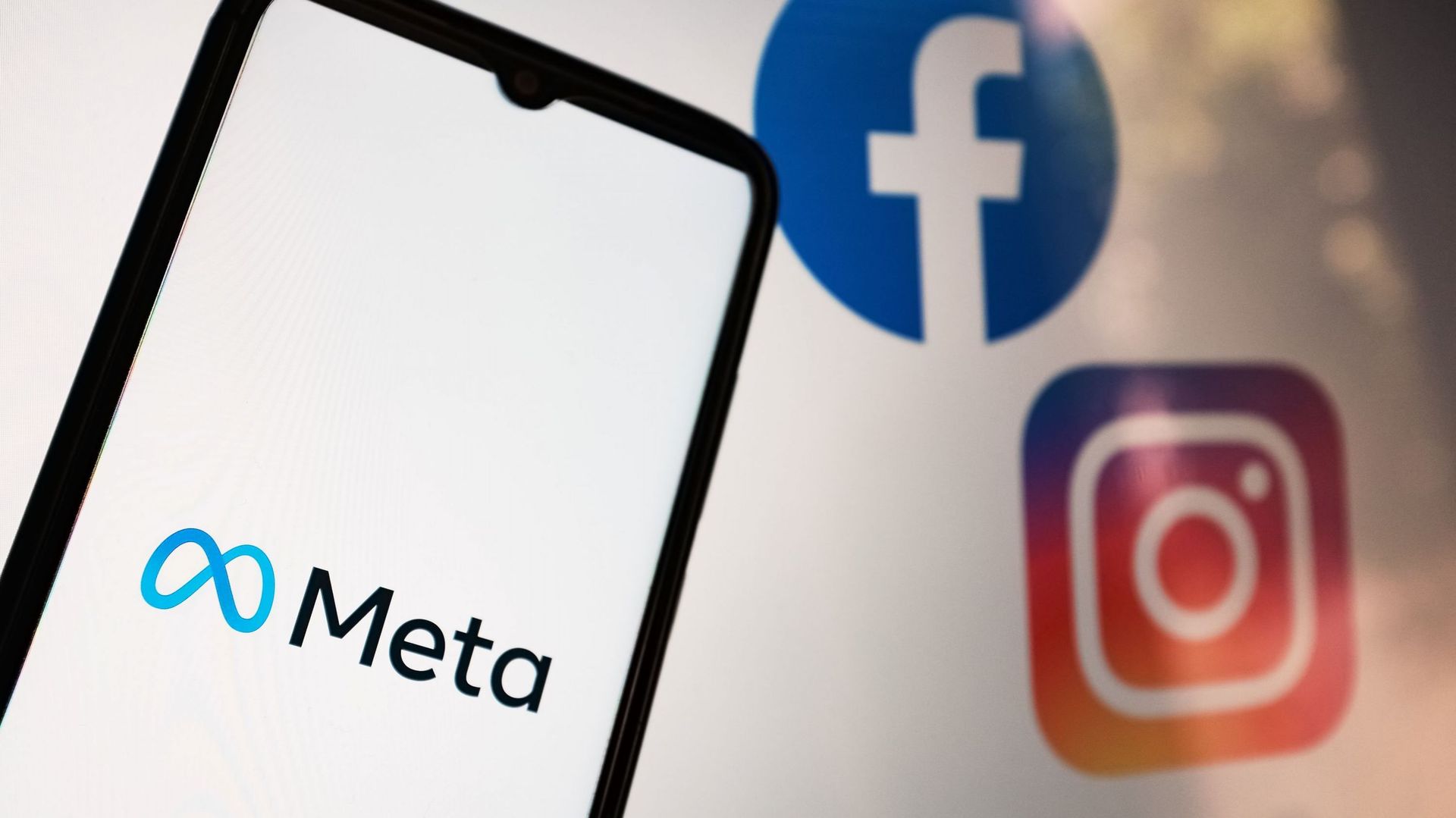 Meta : un abonnement payant sans pub pour Facebook et Instagram en Europe  🆕