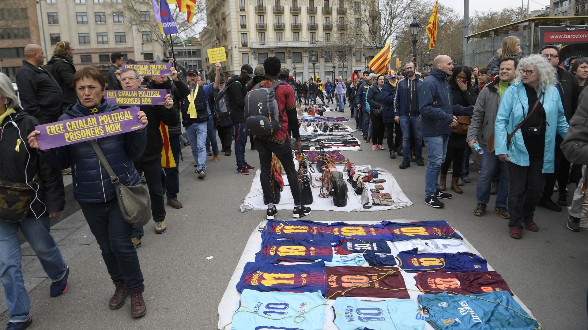 Crise en Catalogne: manifestations à Bruxelles et Barcelone après l'arrestation de Puigdemont