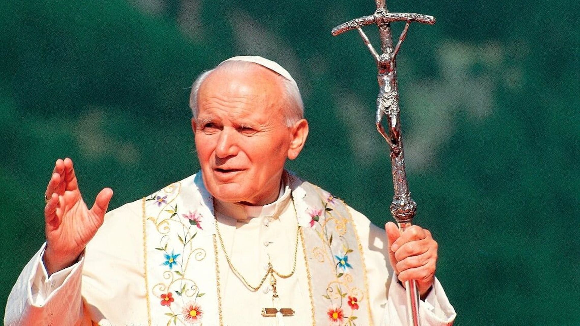 Pologne : des milliers de Polonais manifestent pour défendre la réputation  de l'ex-pape Jean Paul II
