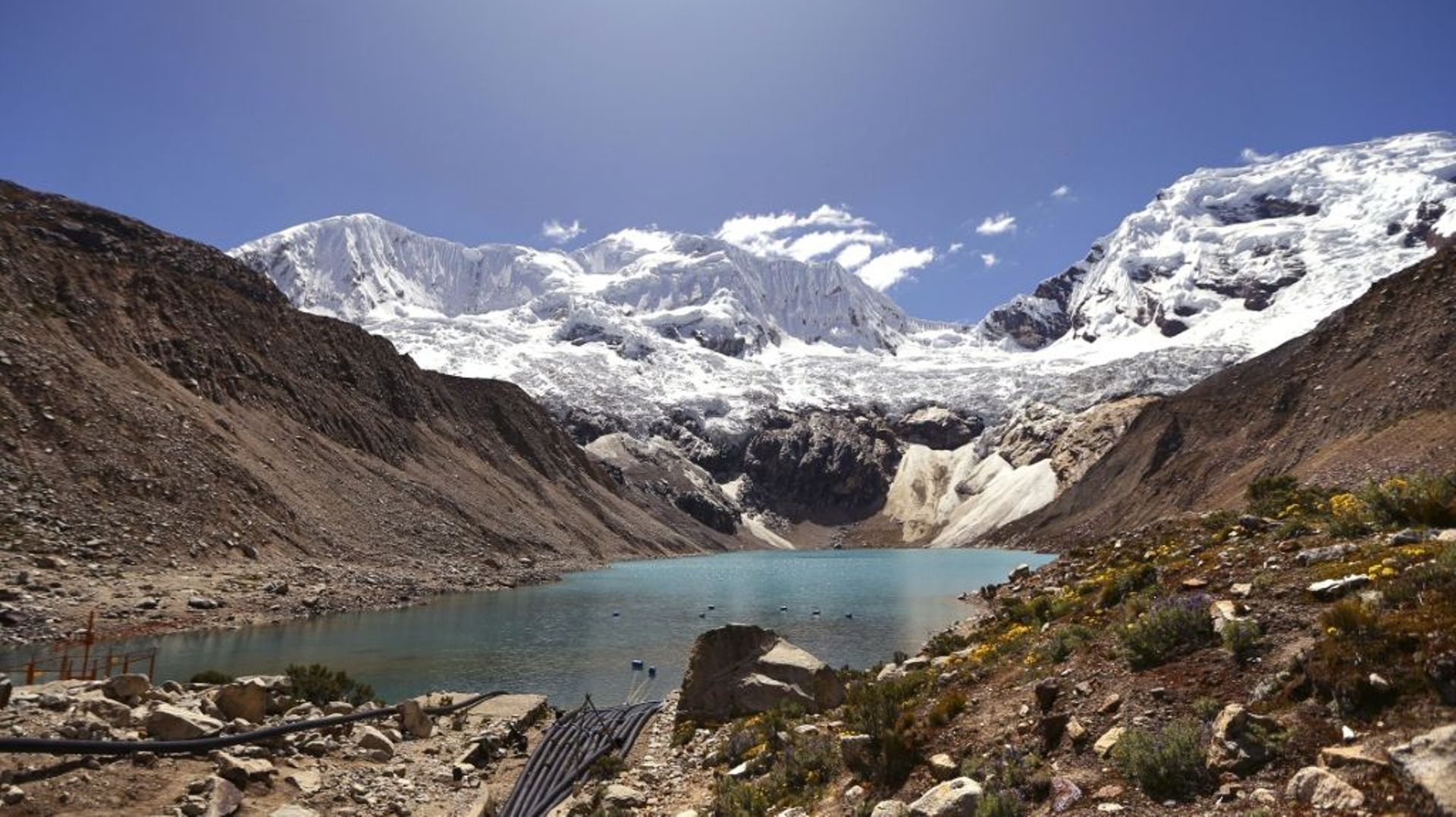 Une vue du lac glaciaire Palcacocha, à 4.650 mètres d'altitude dans le Parc nationale de Huascaran, dans le nord-est du Pérou, le 23 mai 2022
