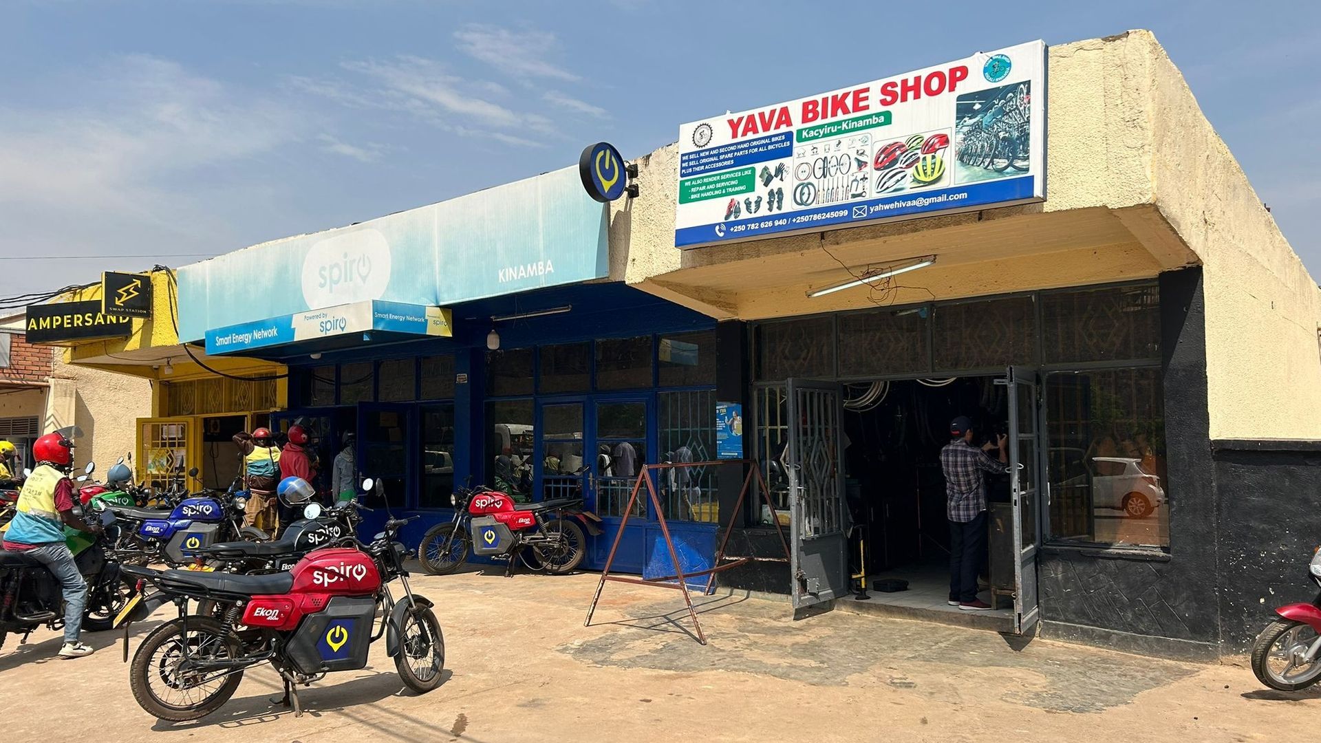 Mondiaux de cyclisme : plongée dans Kigali avec Theogene et son magasin de vélos