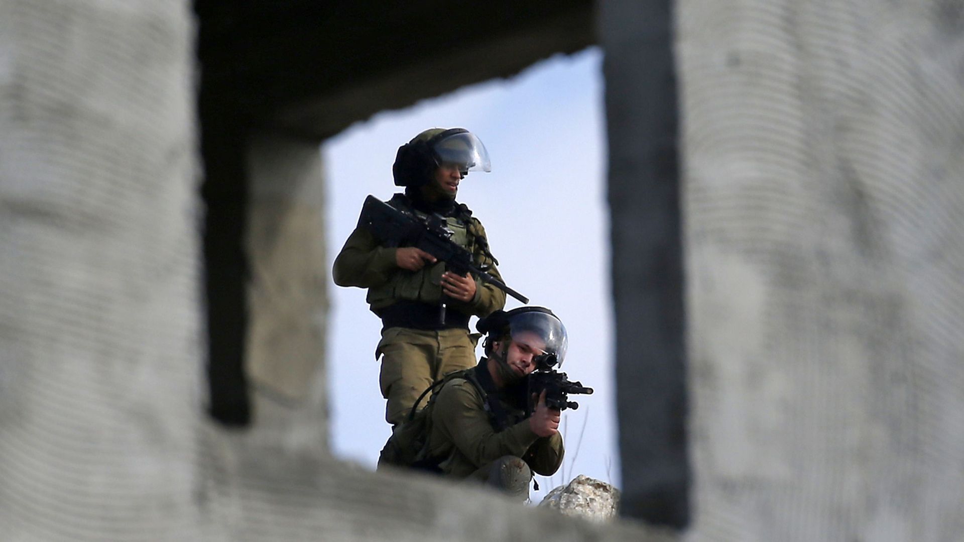 Tir de roquette depuis Gaza, présence militaire israélienne renforcée