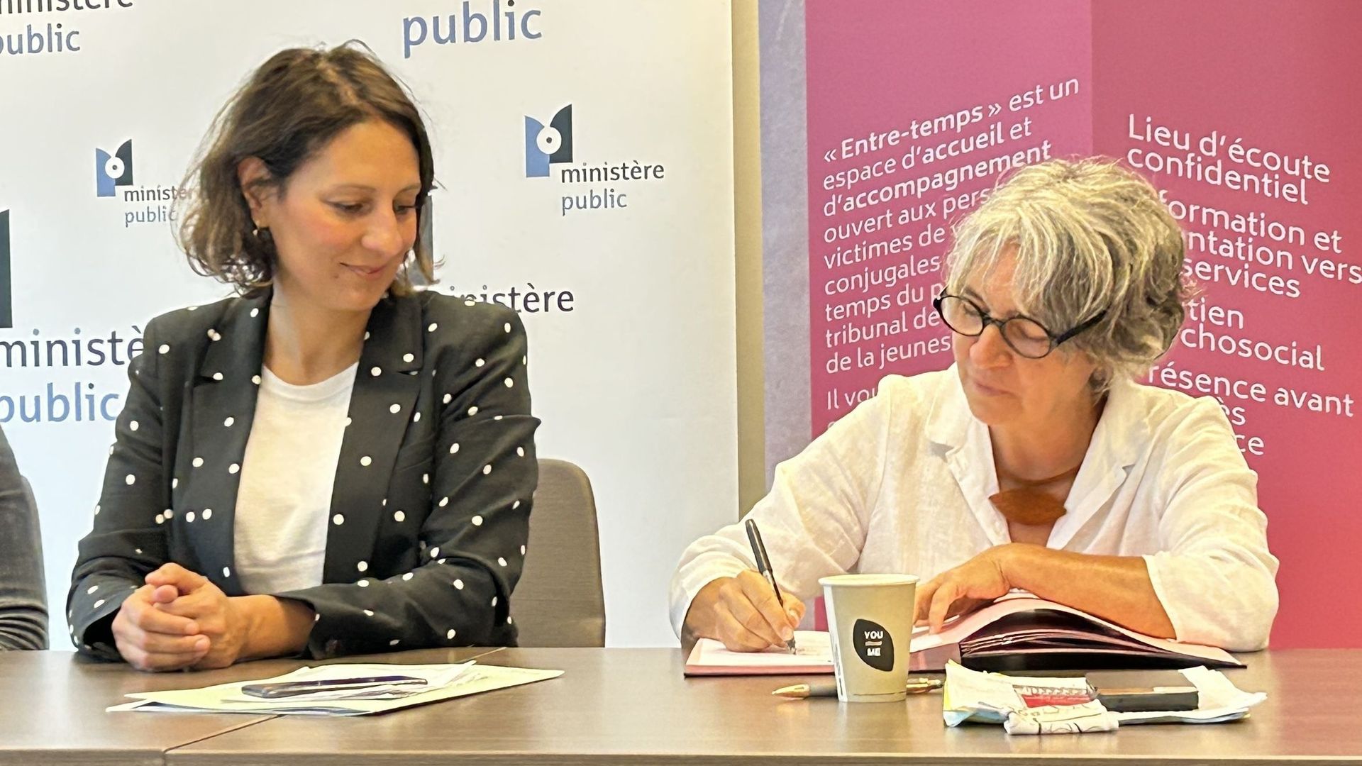 Accueillir les victimes de violence intra-familiale confrontées à un procès