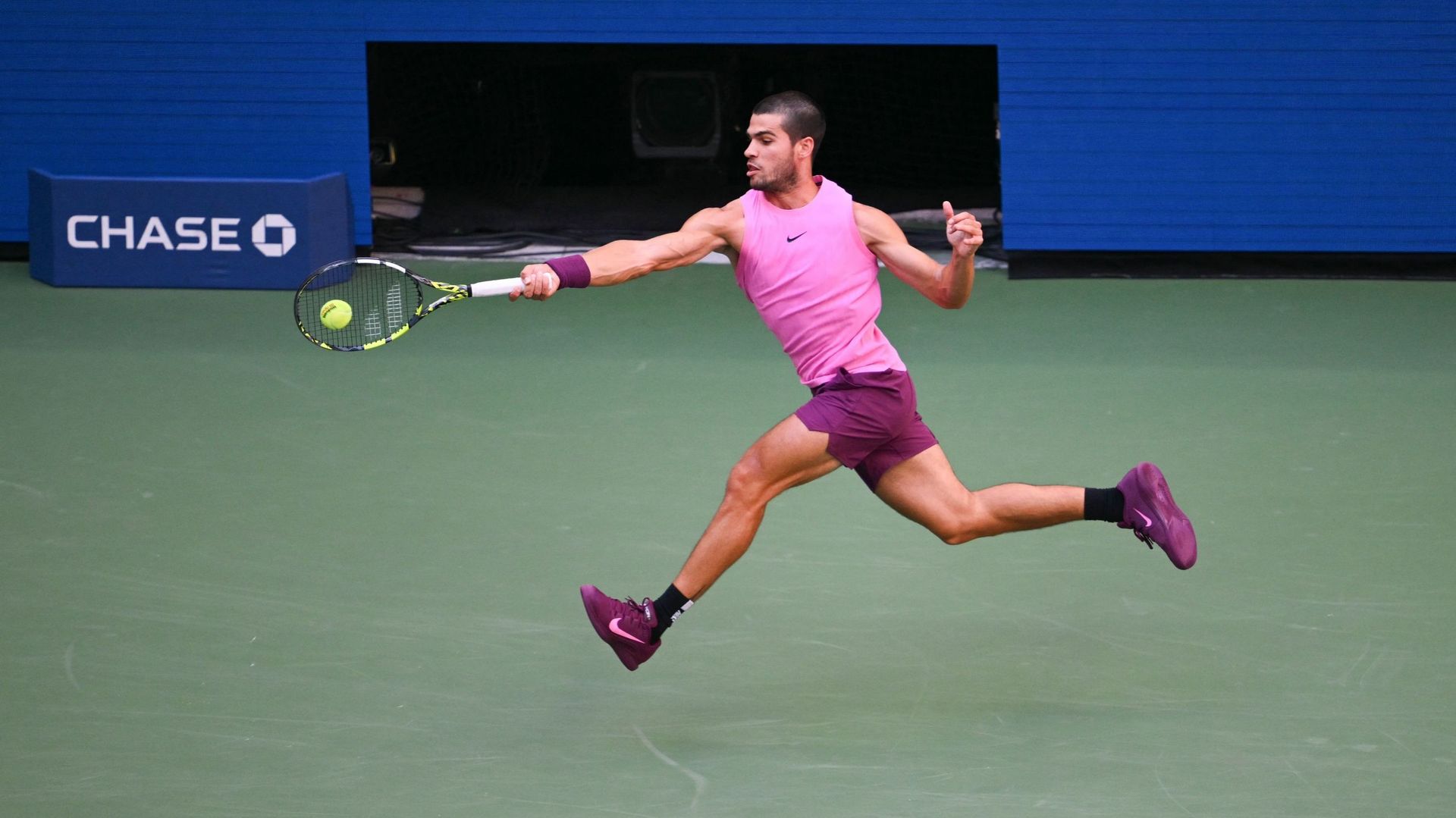 US Open : Carlos Alcaraz survole sa demi-finale et élimine Novak Djokovic