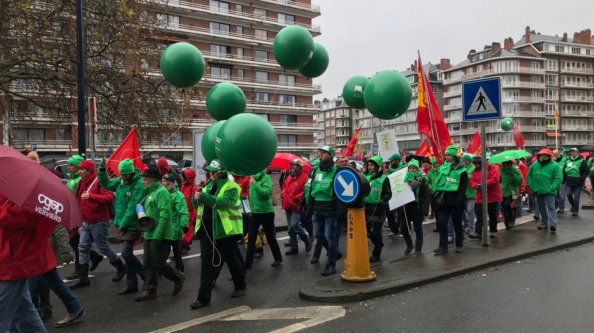 Grève des services publics wallons: entre 800 et 1.000 manifestants à Namur