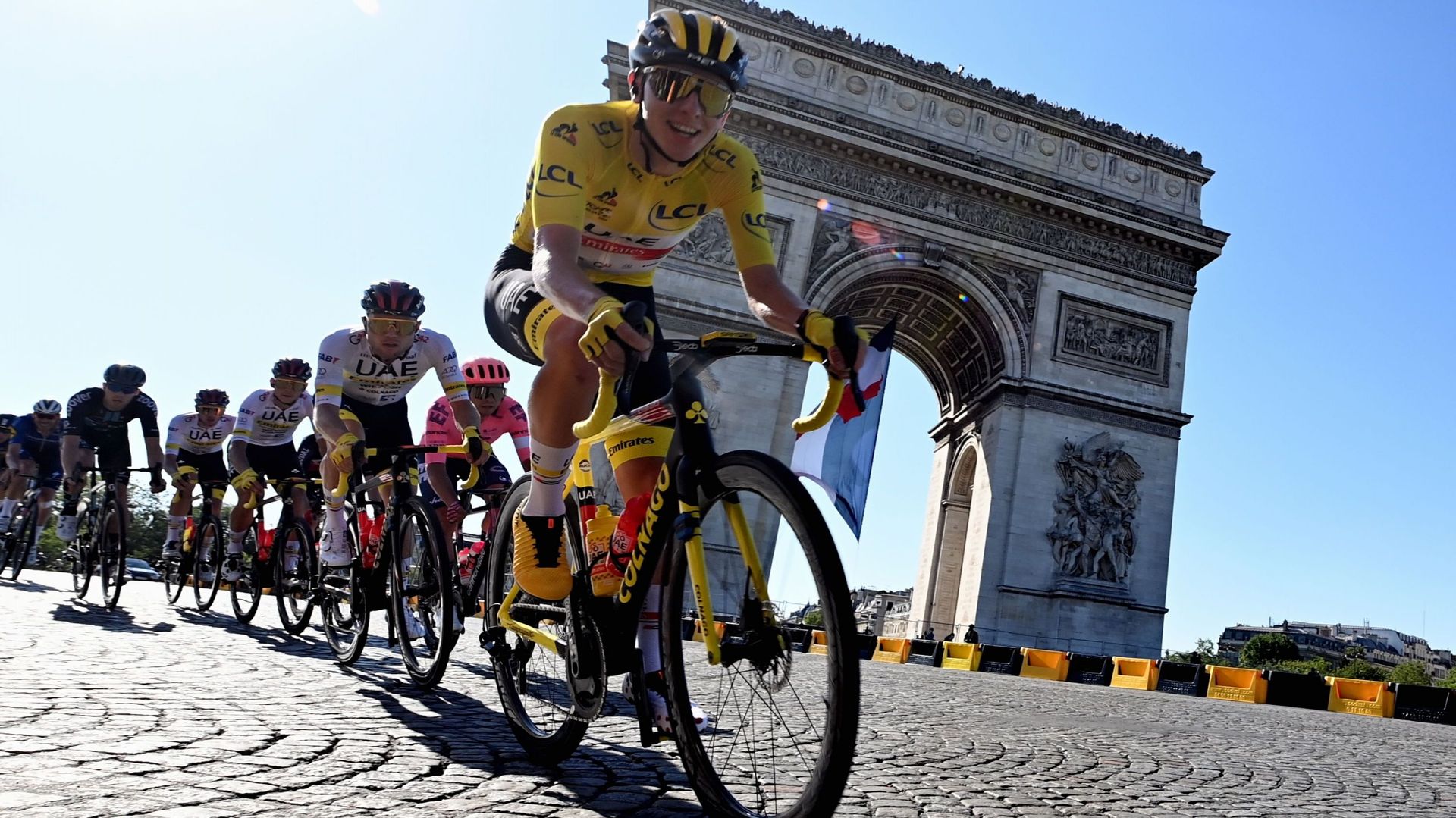 Tour de France : Tadej Pogacar, vainqueur de l'édition 2021