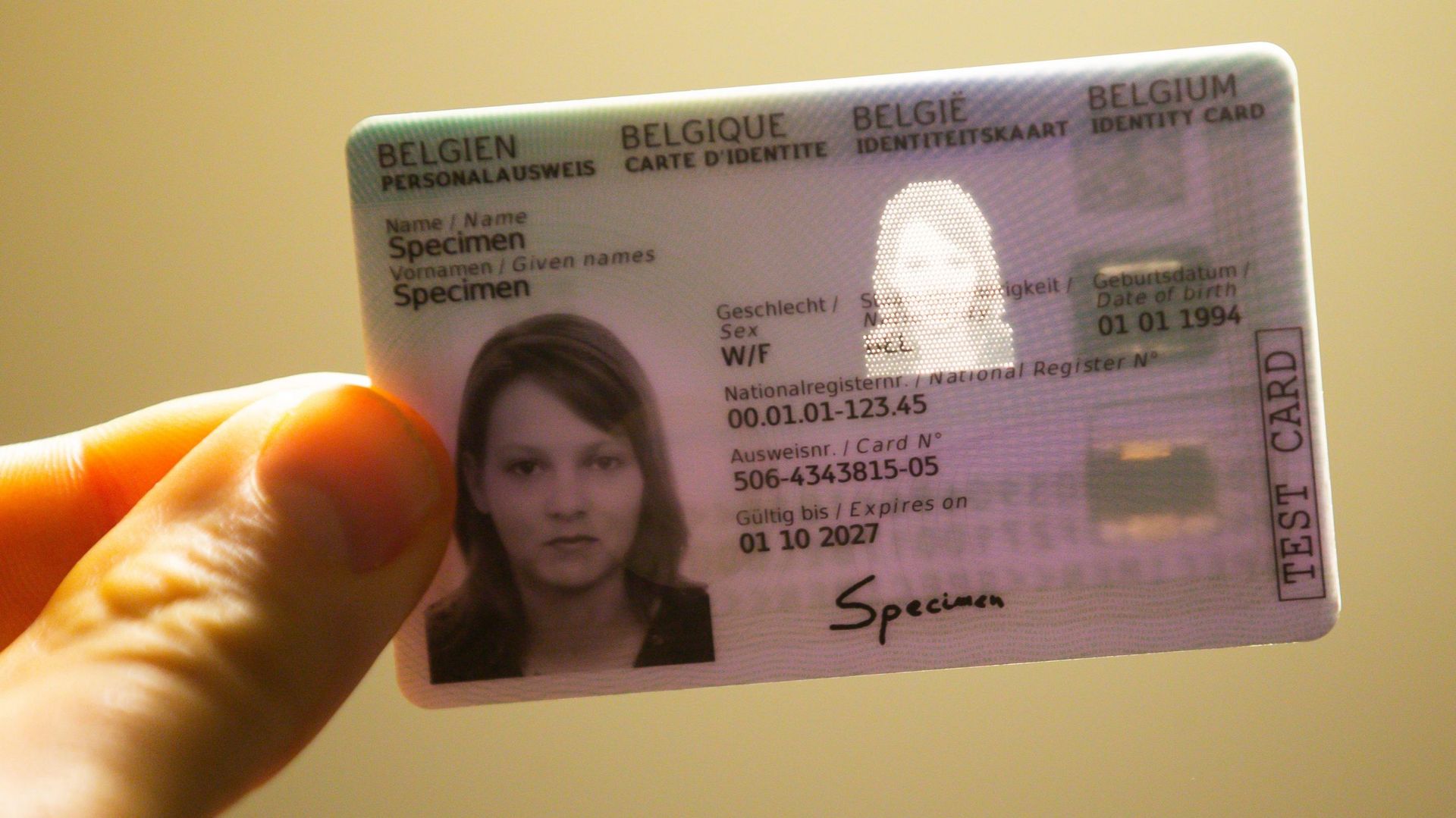Votre nouvelle carte d'identité est illisible ? Pas de panique