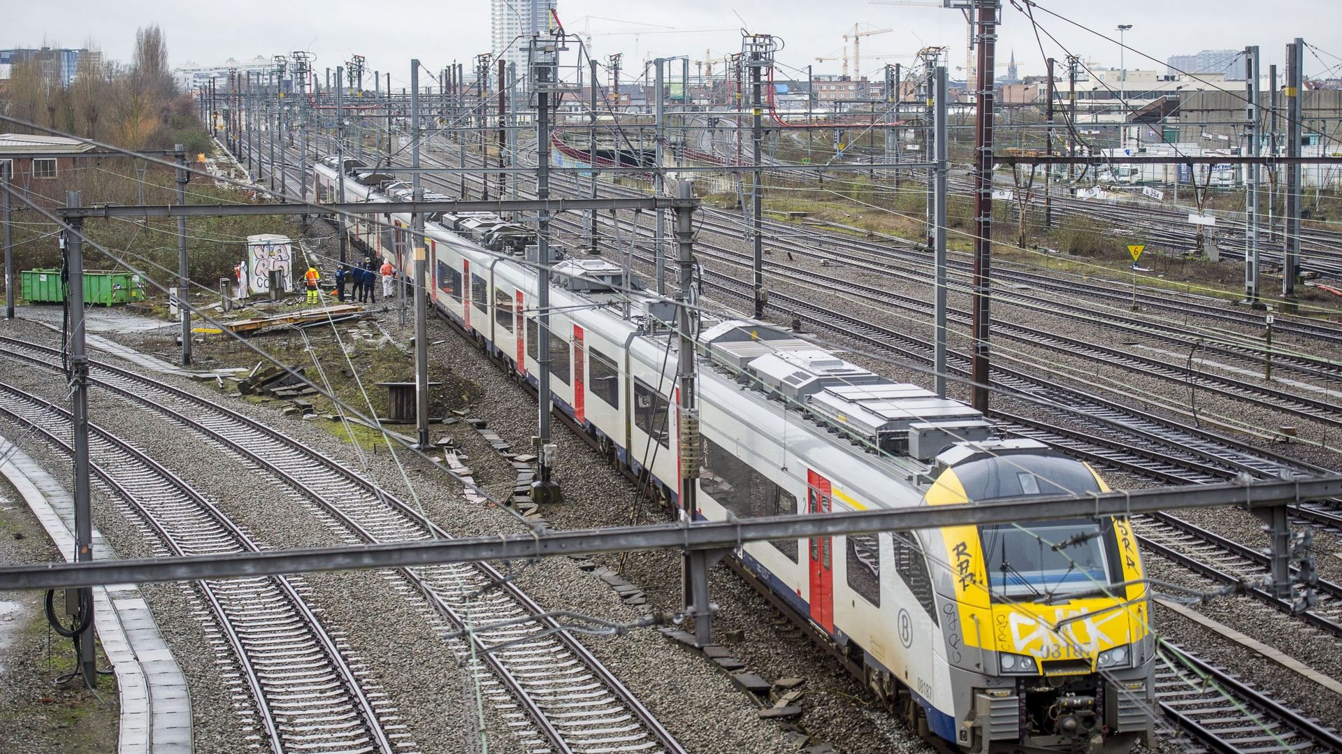 Attentats à Bruxelles: des trains circulaient encore à Bruxelles après 10H00 selon la CGSP-Cheminots