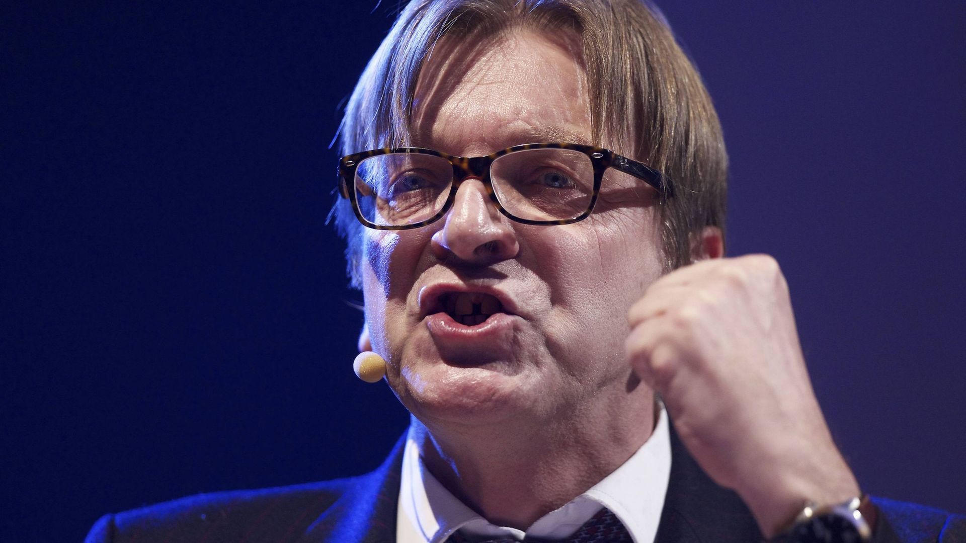 Lutte contre l'homophobie: Guy Verhofstadt critique un eurodéputé N-VA