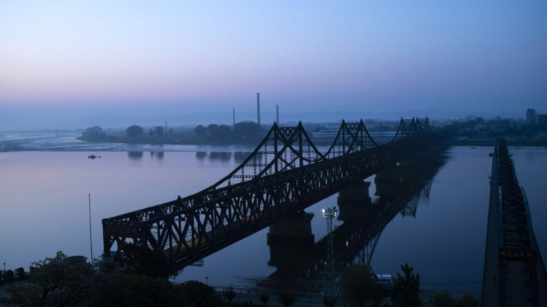 Le pont de l'Amitié en juin 2018 à Dandong entre la Chine et la Corée du Nord