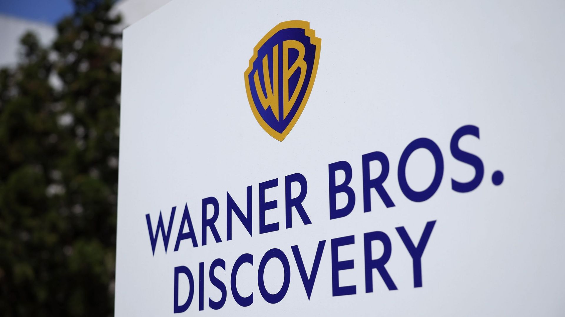 Le studio Warner Bros renoue avec le succès à Hollywood tandis que les rumeurs de rachat s’intensifient