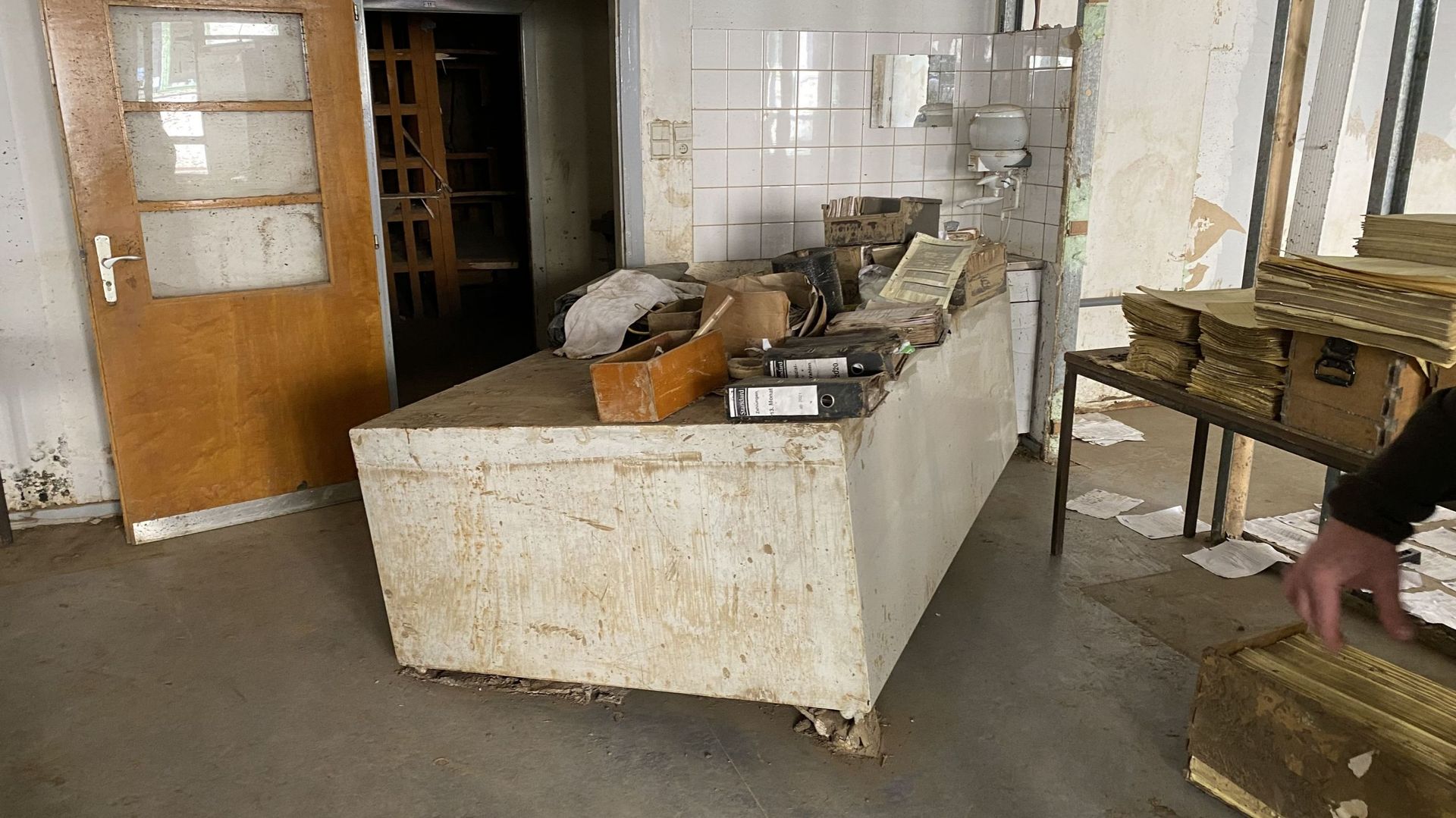 Ce coffre-fort a été renversé par les eaux