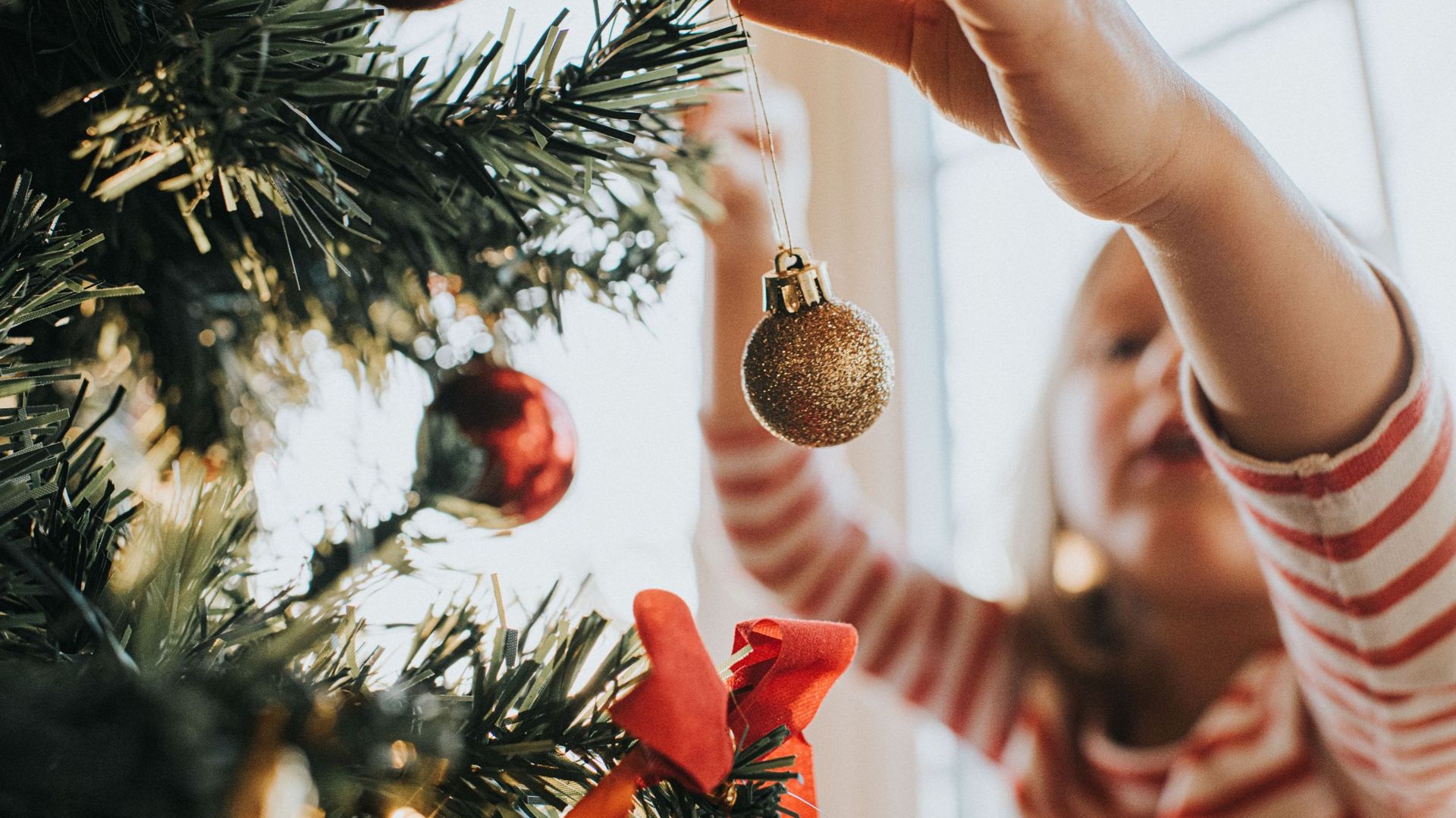 D’où viennent ces fameuses boules accrochées à nos sapins de Noël ?