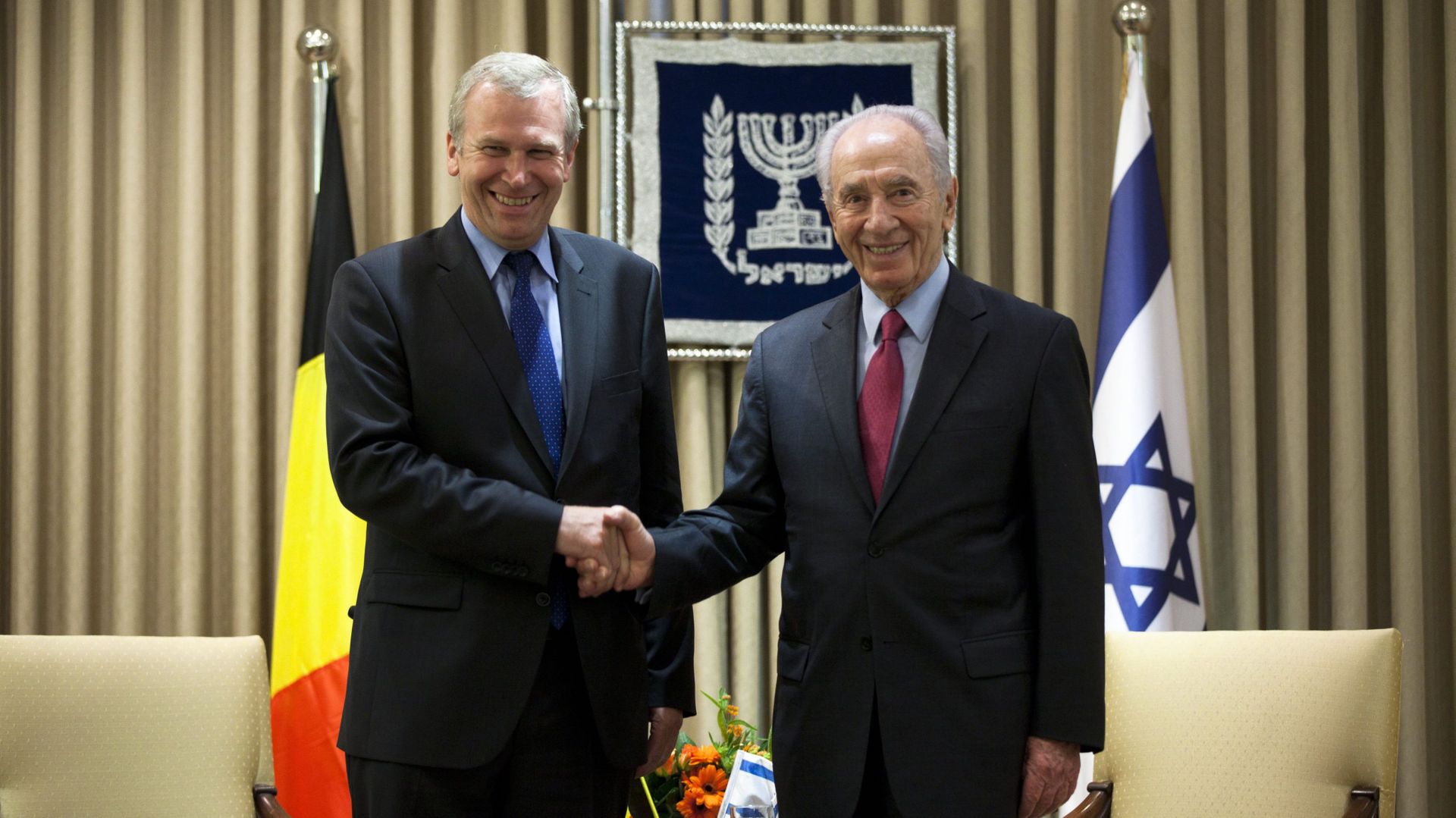 Shimon Peres a manifesté à Yves Leterme son intérêt pour la situation politique belge