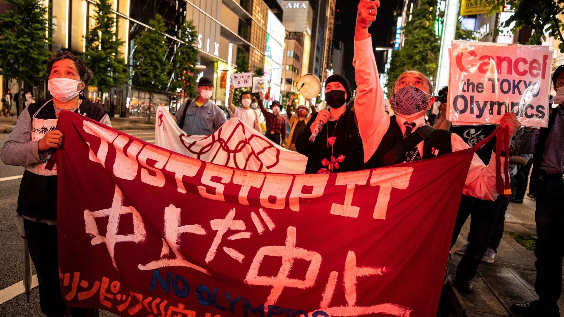 Des manifestants contre les Jeux à Tokyo