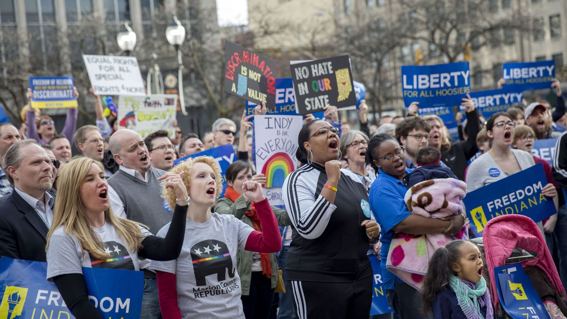 Manifestants à Indianapolis demandant au gouvernement de faire marche arrière sur la "liberté religieuse"