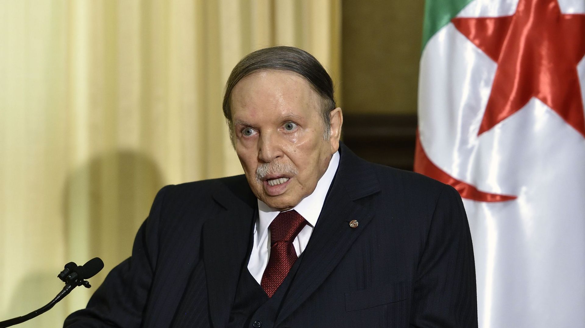 Abdelaziz Bouteflika, l'ex-président volubile et tout puissant poussé à la démission