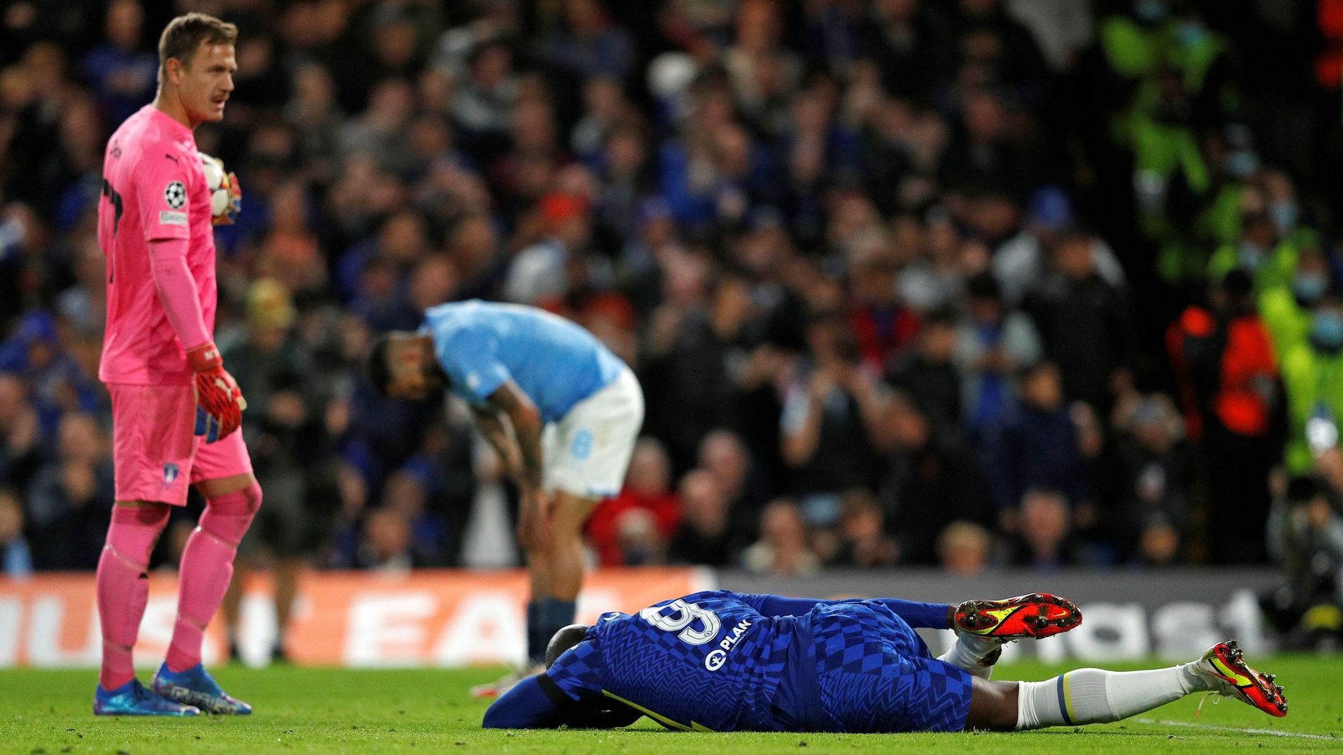 Romelu Lukaku (Chelsea) sort sur blessure face à Malmö
