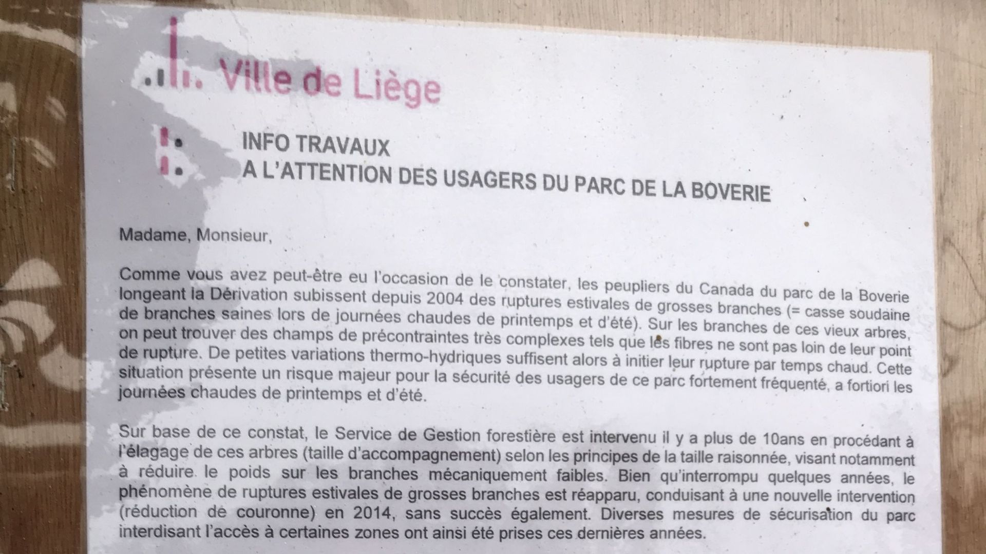 La ville de Liège a affiché une info travaux à l'attention des usagers du parc de la Boverie 