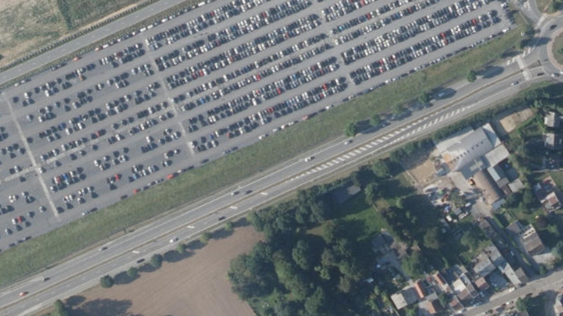 Le parking de l'aéroport de Charleroi en 2015