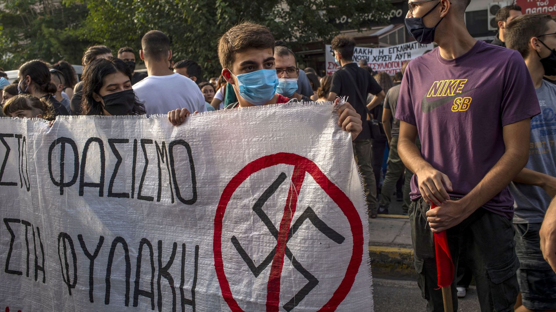 Verdict attendu pour le parti néonazi grec, Aube dorée