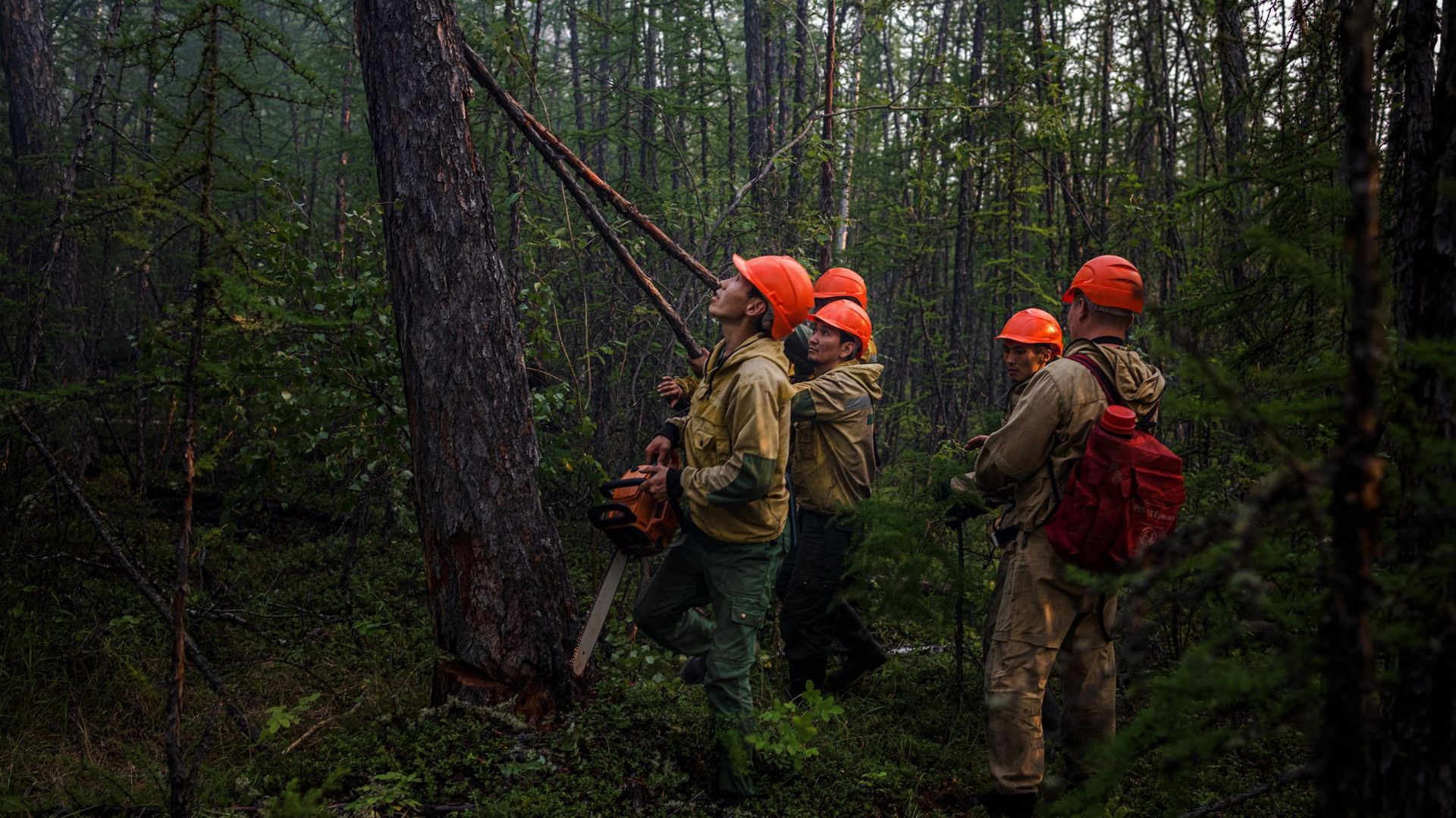 Les pompiers russes appellent à l’aide et demandent un soutien en main-d’œuvre.