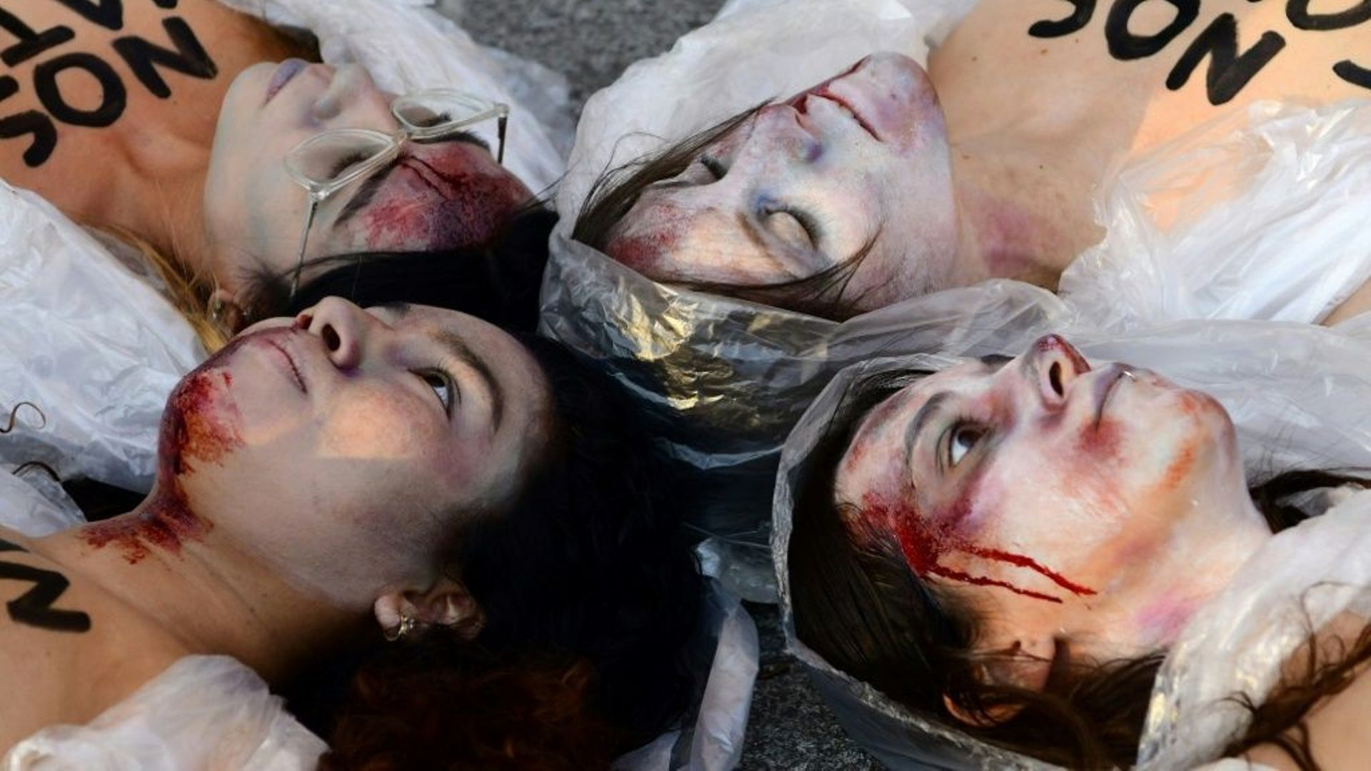 Des militantes des Femen manifestent contre les violences faites aux femmes devant le ministère de l'Egalité à Madrid, le 8 février 2019