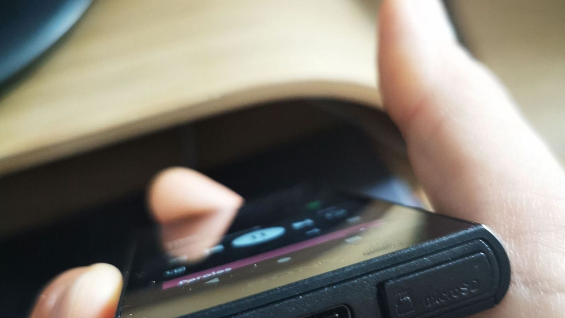 Les efforts audiophiles matériels du NW-A306 se ressentent à l’écoute et avec un casque audio adéquat, la qualité d'écoute d'un FLAC monte clairement en grade, face à un smartphone.