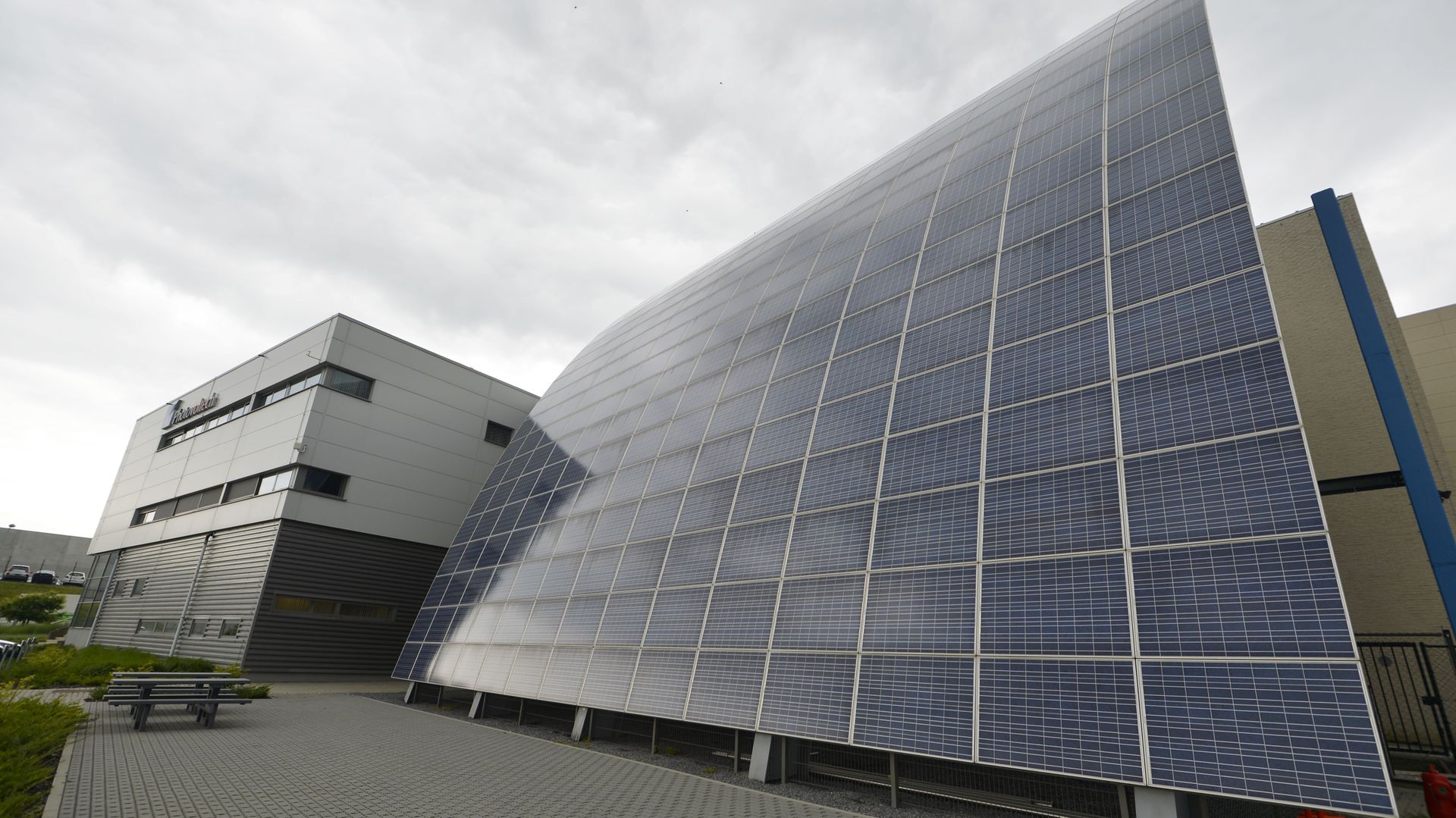 Selon PV-Vlaanderen, les panneaux solaires peuvent apporter une réponse à la menace de black-outs pour cet hiver
