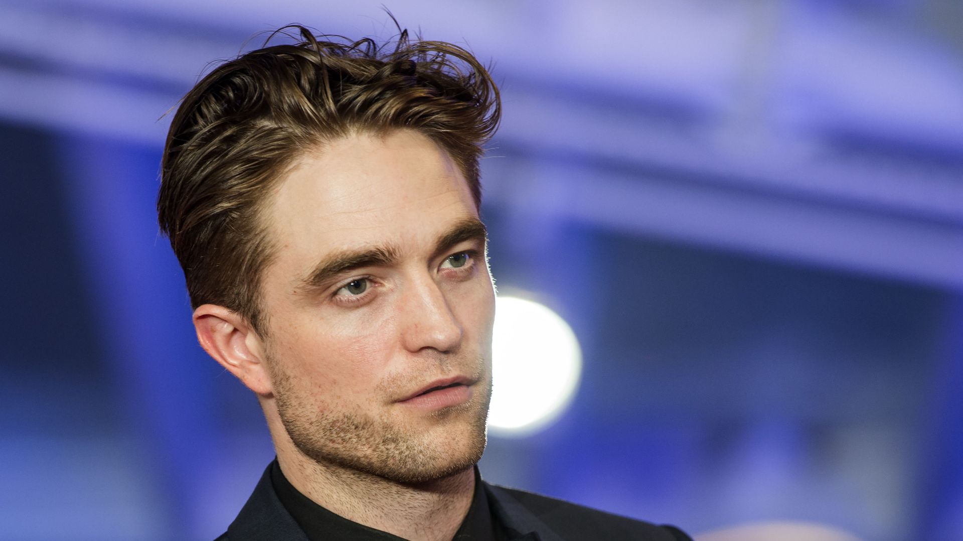 L'acteur britannique Robert Pattinson aurait contracté le nouveau coronavirus