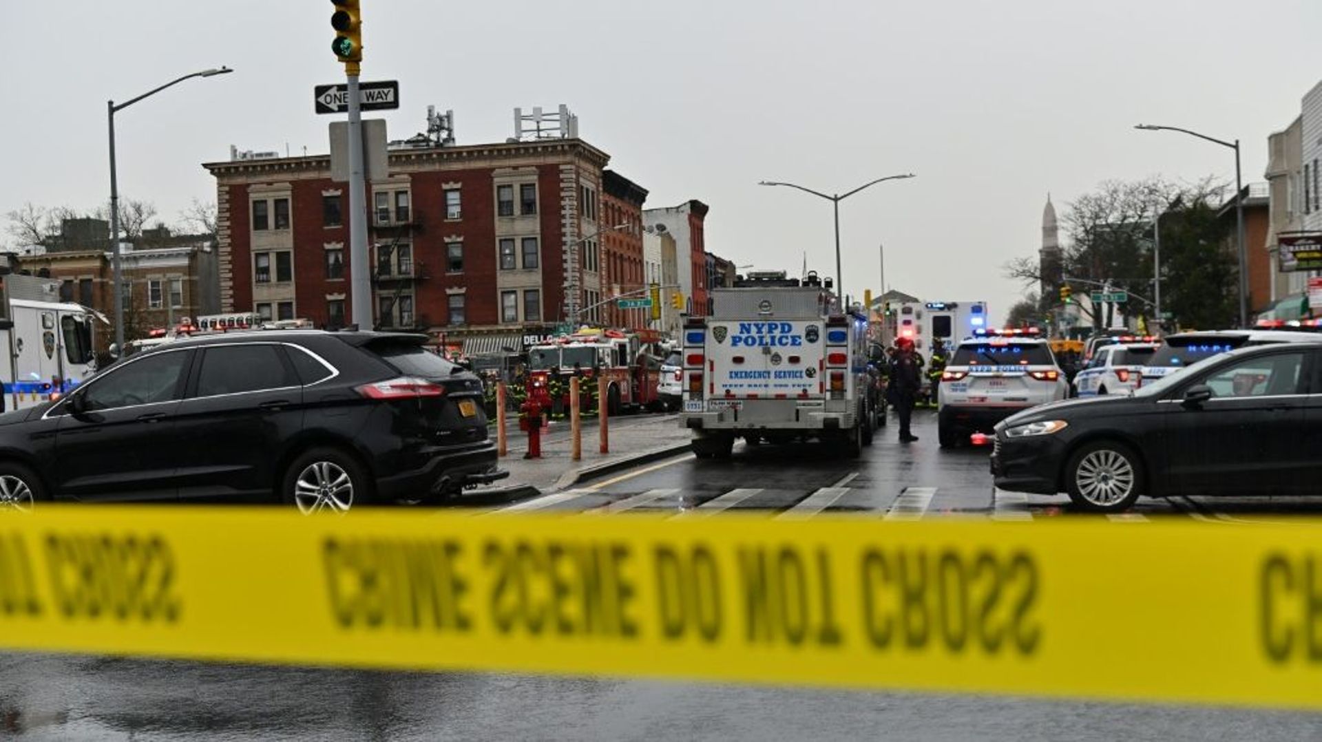 Fusillade à New York Dans Le Métro : La Police Lancée Aux Trousses Du ...