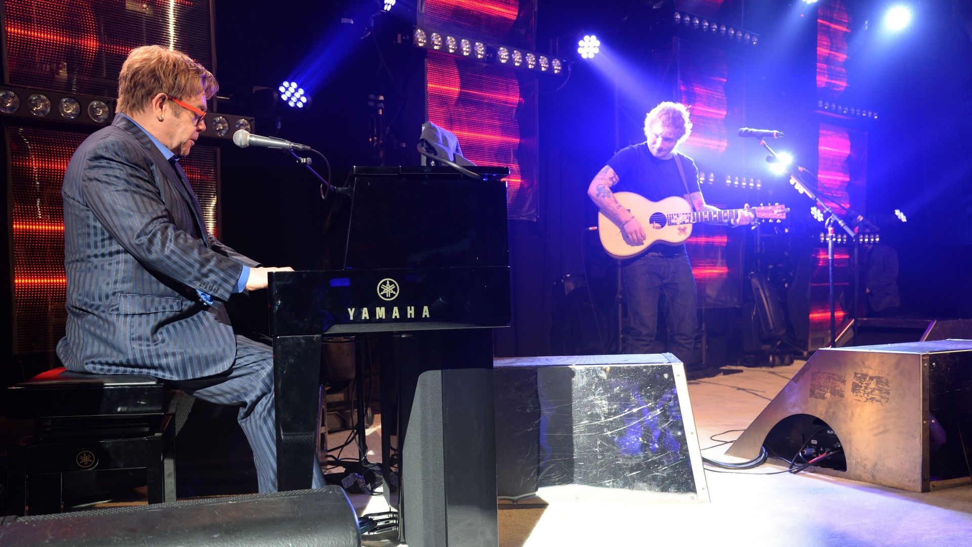 Elton John et Ed Sheeran en 2014
