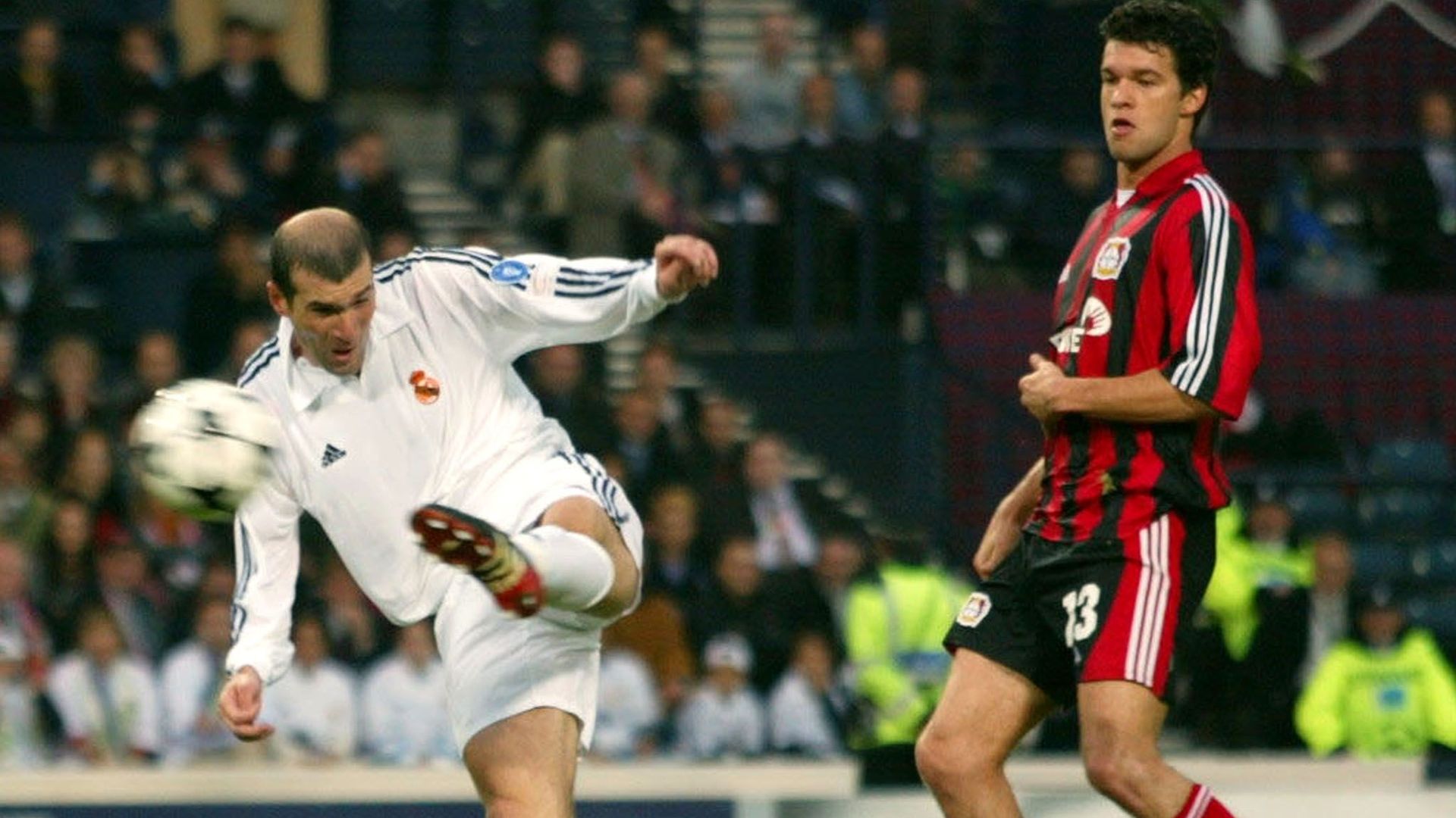Zidane en finale de Ligue des Champions en 2002 avec le Real Madrid.