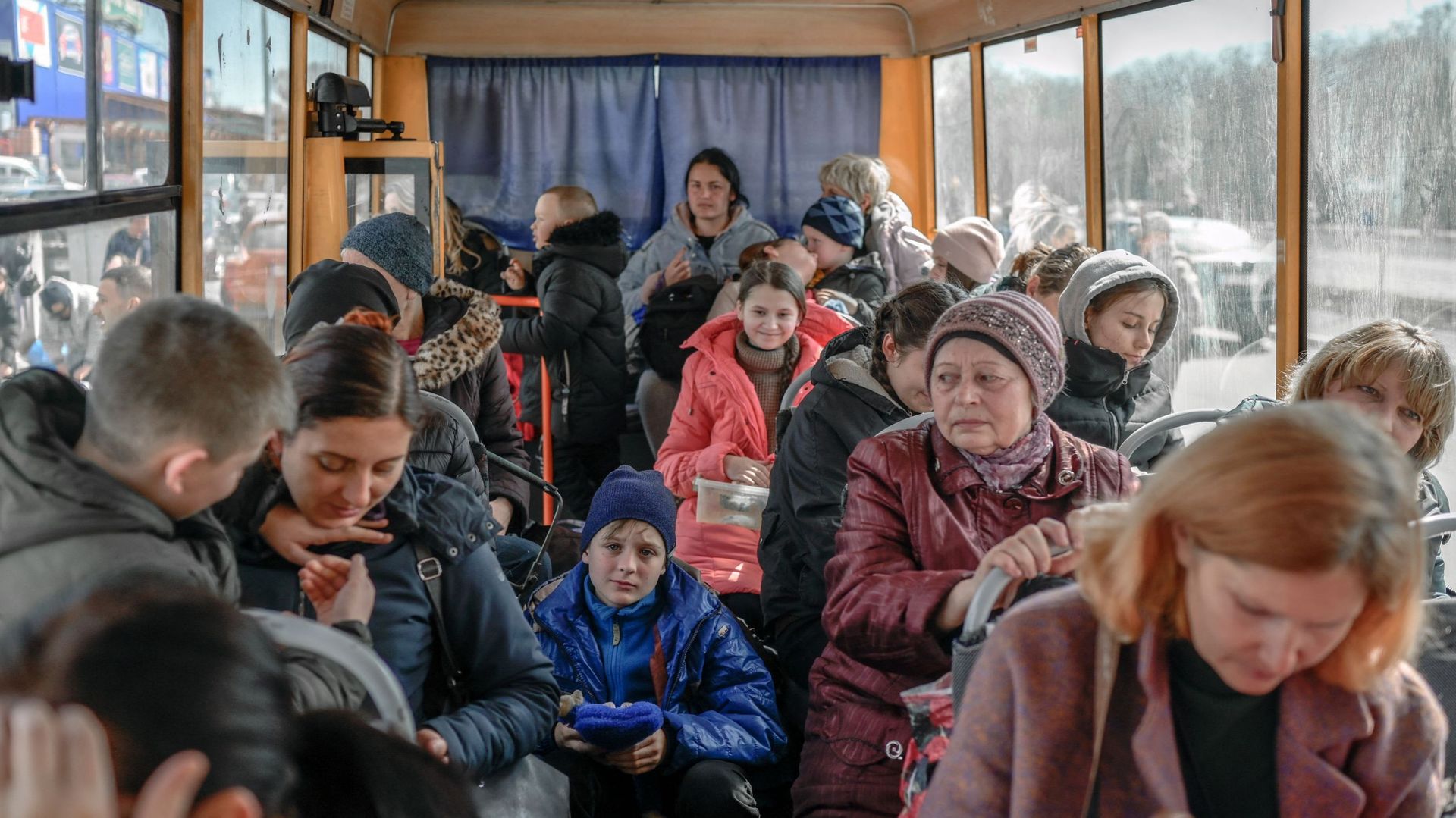 Ces réfugiés ukrainiens ont pu se rendre à Zaporijjia en zone contrôlée par l’Ukraine