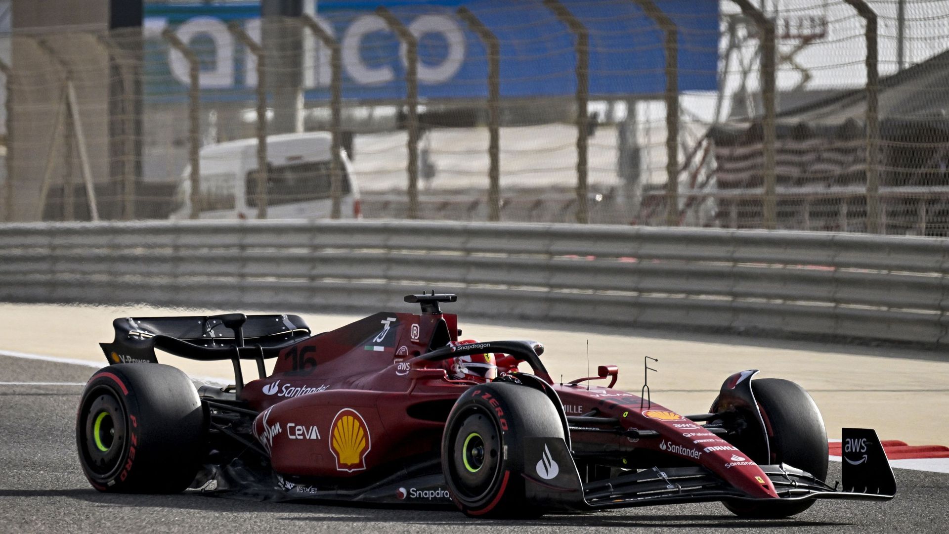 Charles Leclerc partira en pole pour le premier Grand Prix de la saison à Bahreïn.