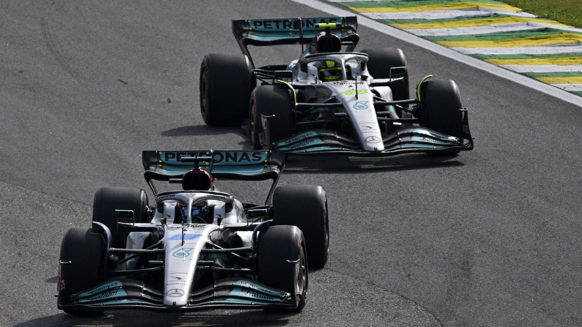 Russell remporte le premier GP de sa carrière.