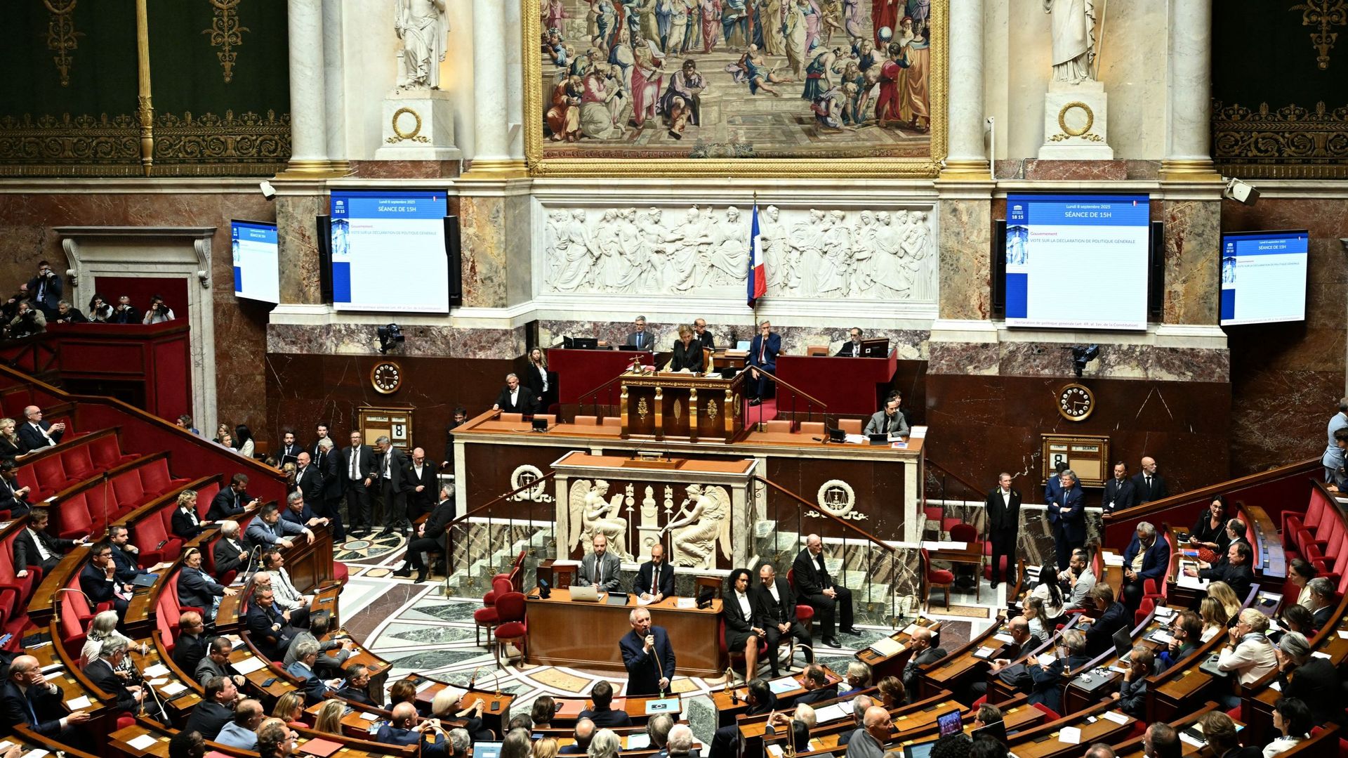 Chute du gouvernement Bayrou en France : que va-t-il se passer ensuite ?