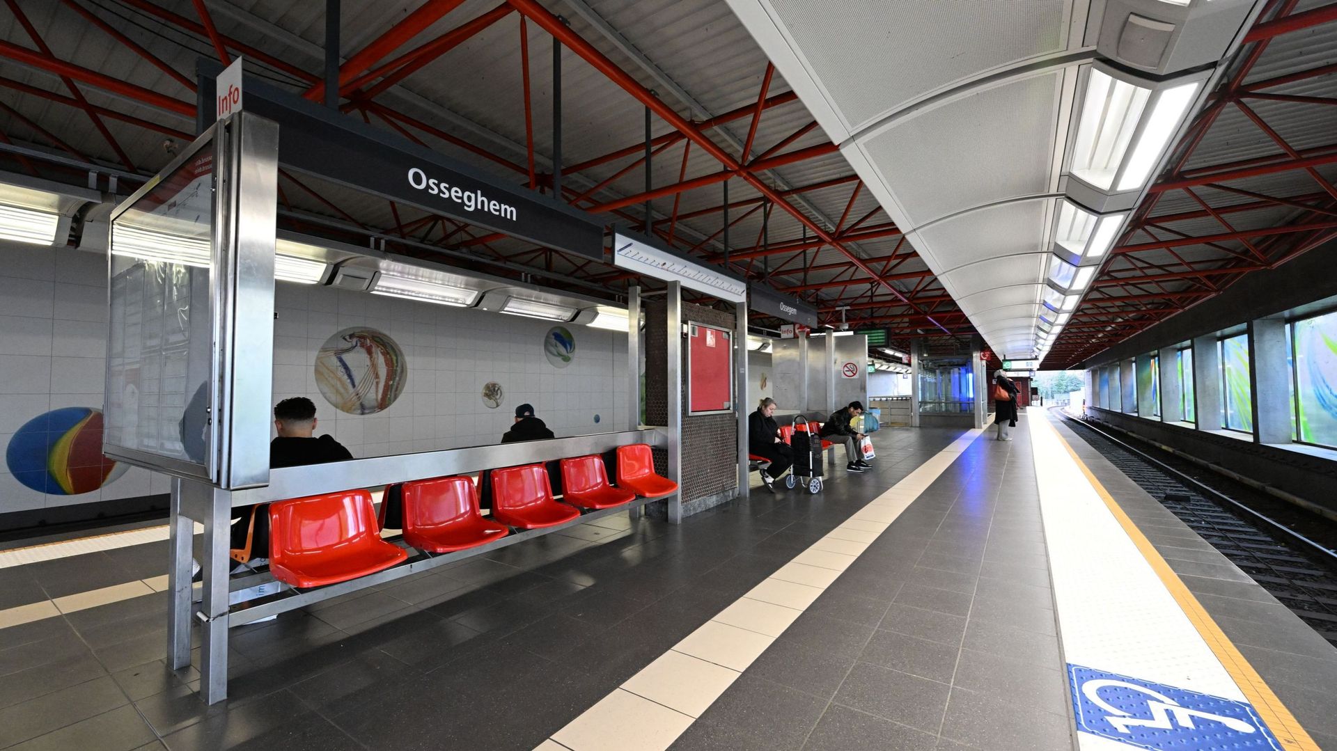 Bruxelles : une demi-douzaine de stations de métro modernisées en 2026