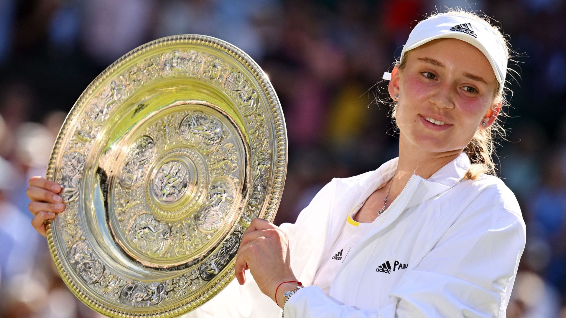 Elena Rybakina a marqué l'histoire de son pays en remportant Wimbledon.