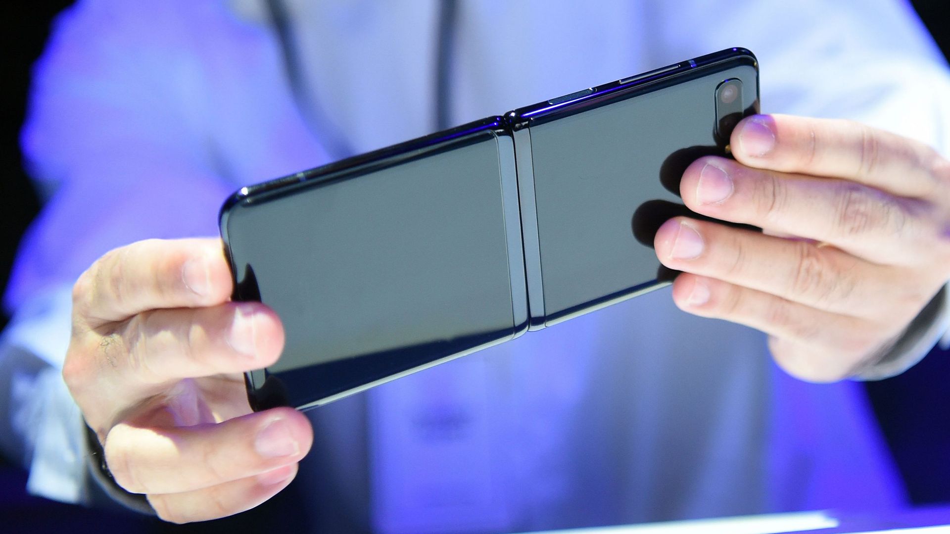 Smartphones: Samsung baisse les prix et monte en gamme