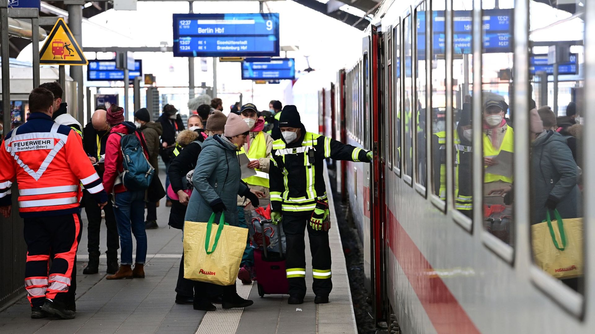 Des réfugiés ukrainiens arrivent en Allemagne. 