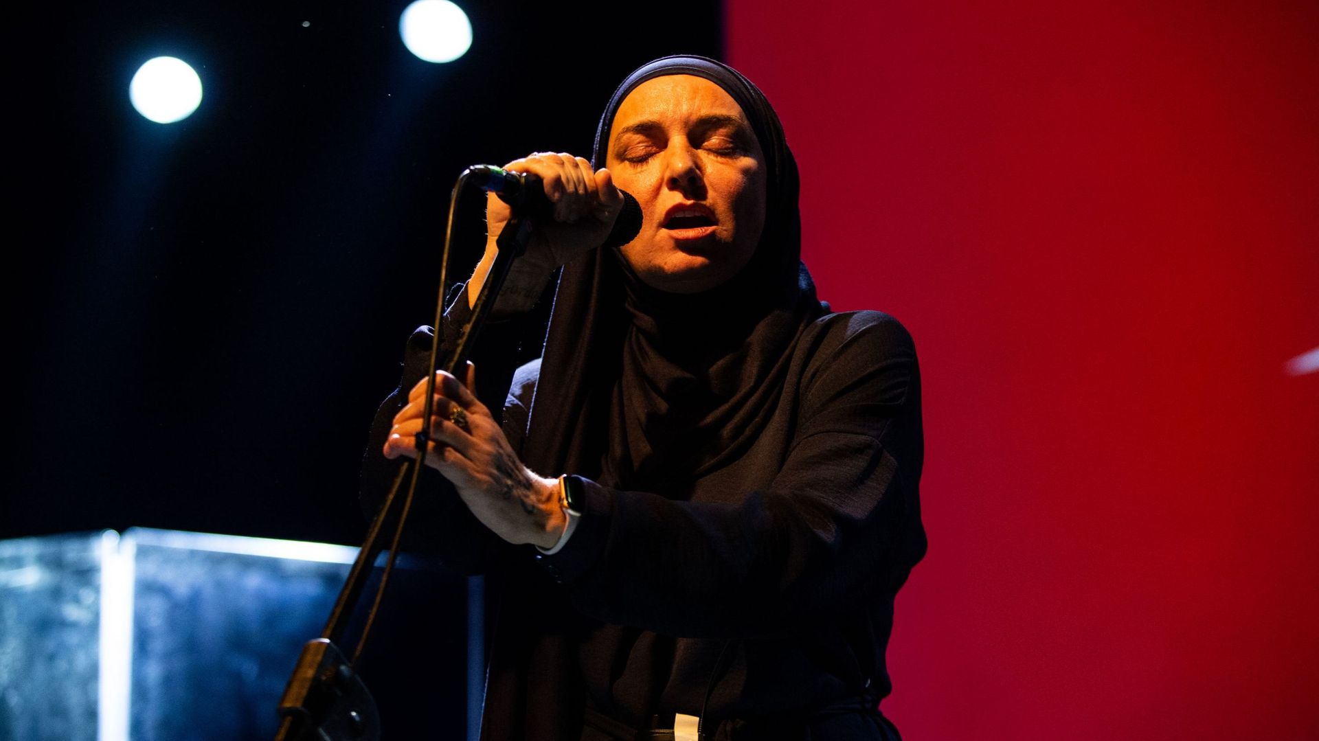 Sinead O’Connor Performs