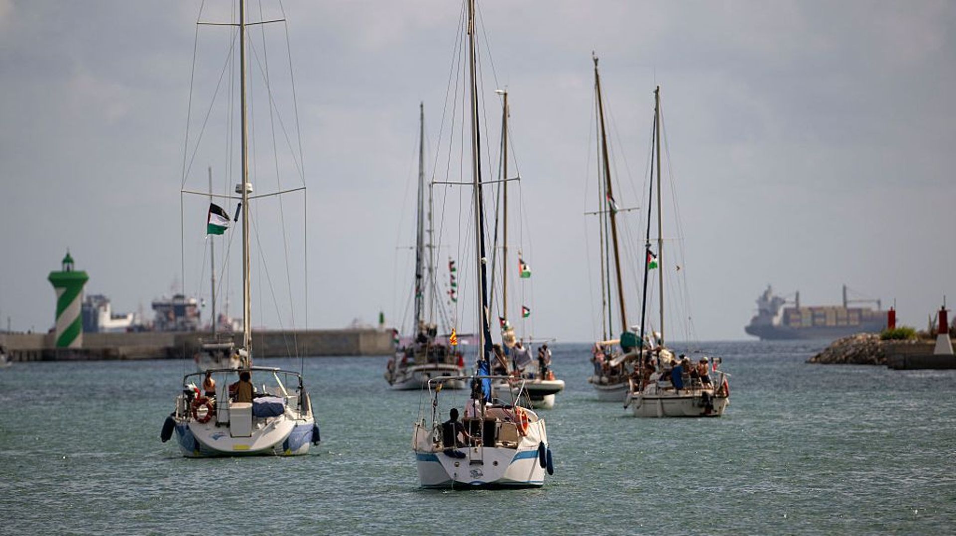 Guerre au Proche-Orient : la flottille pour Gaza affirme qu'un autre de ses bateaux a été touché