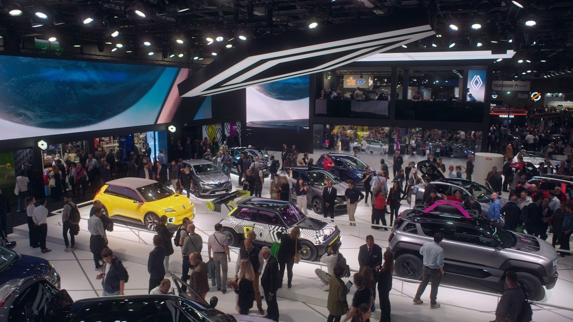 Le documentaire "Automobile, l’électrochoc" s’interroge sur l’avenir de nos véhicules : innovation technique ou révolution des comportements ?